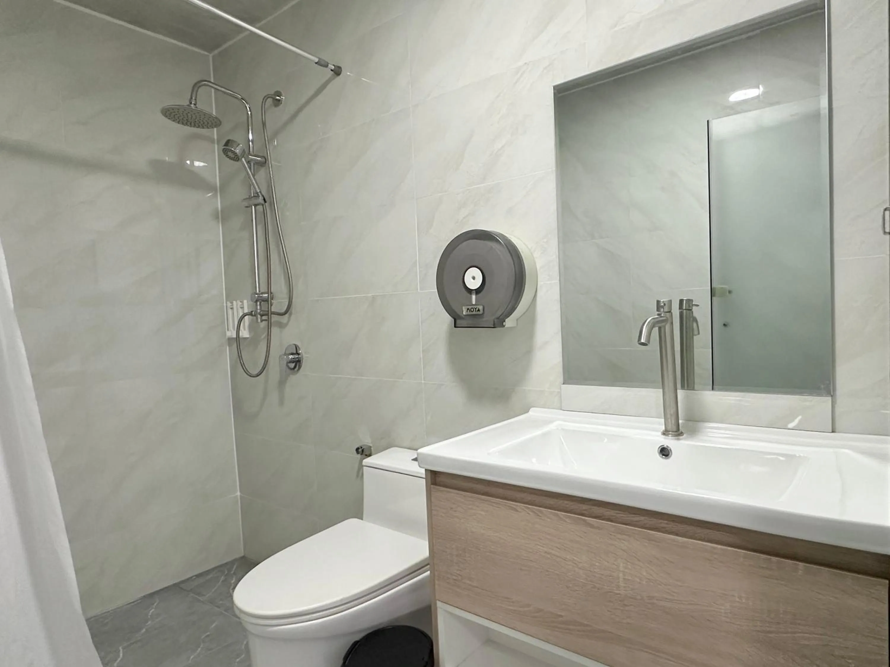 Shower in Longzhu Guesthouse