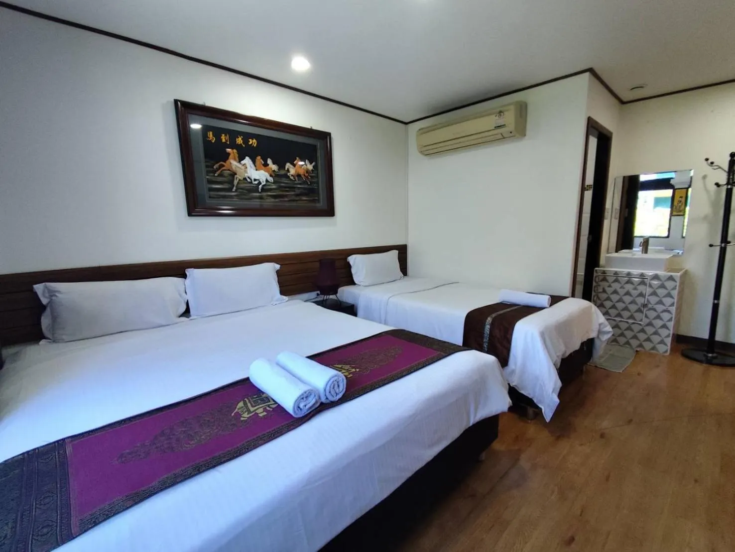 Bed in Longzhu Guesthouse