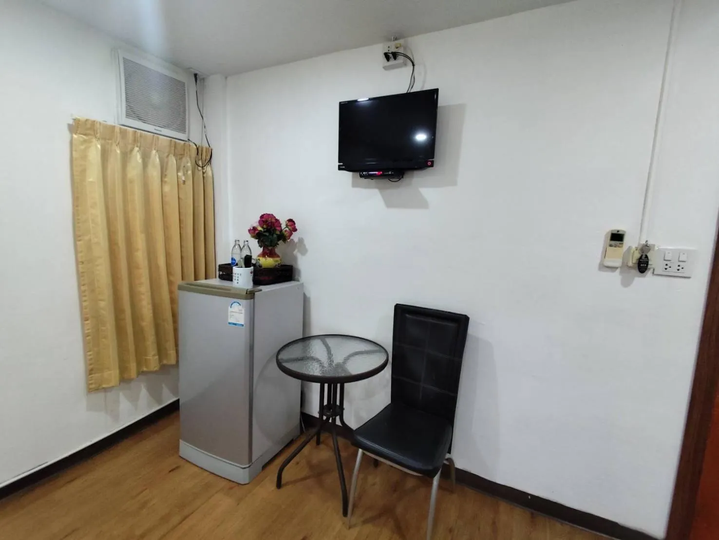 Dining area in Longzhu Guesthouse