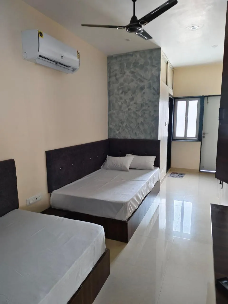 Bed in Jawai Rock Hotel