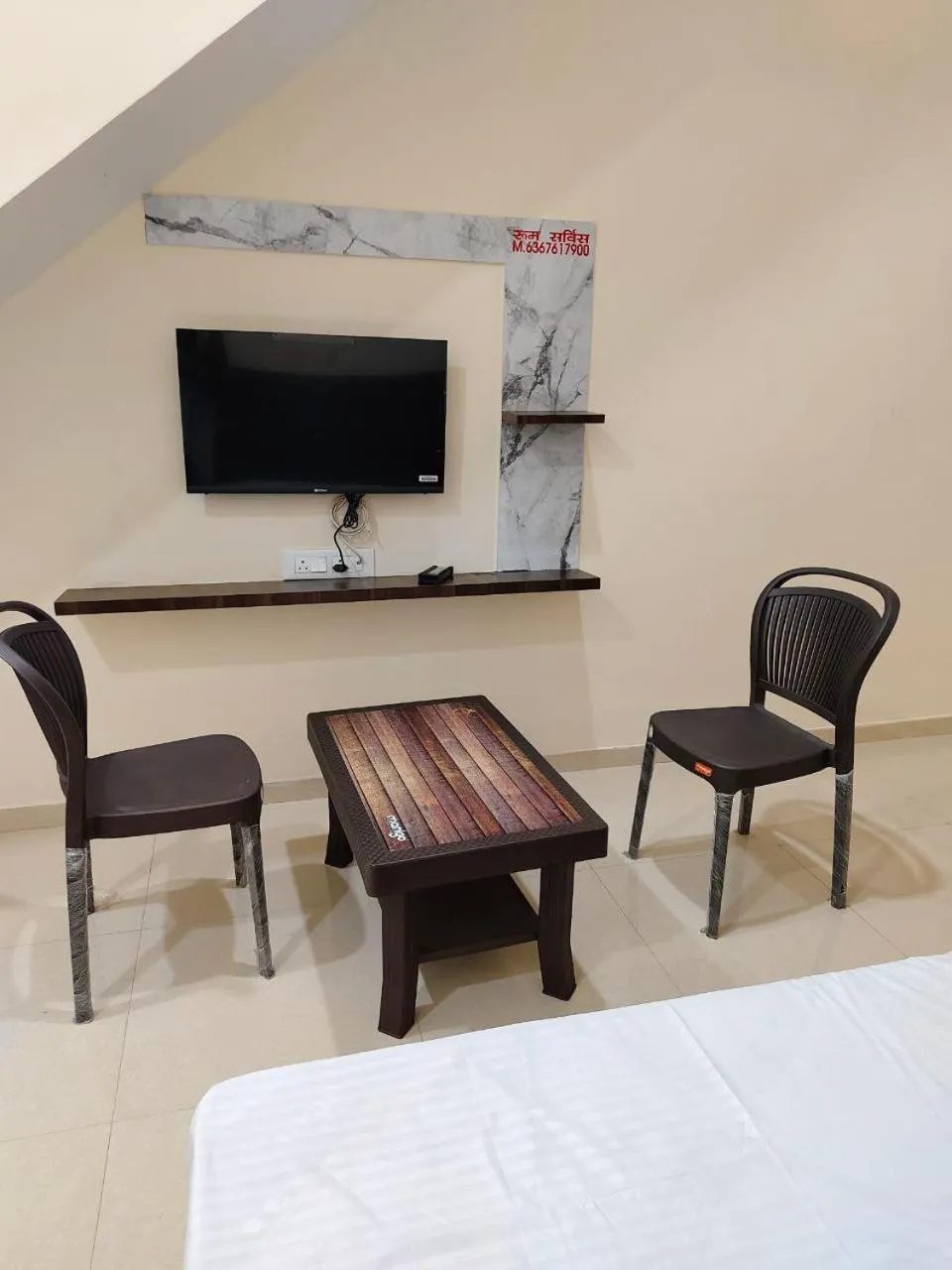 Bed in Jawai Rock Hotel