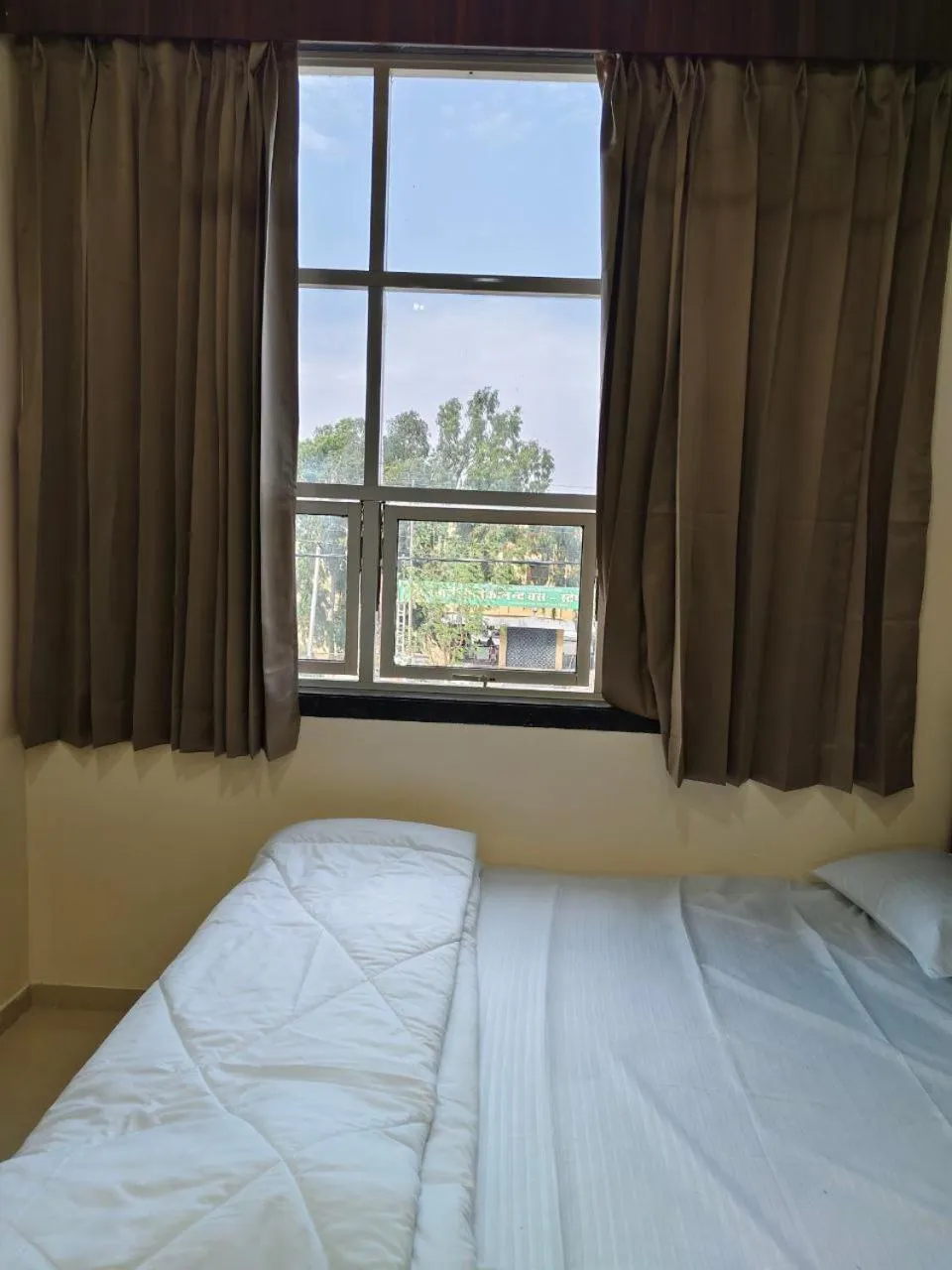 Bed in Jawai Rock Hotel