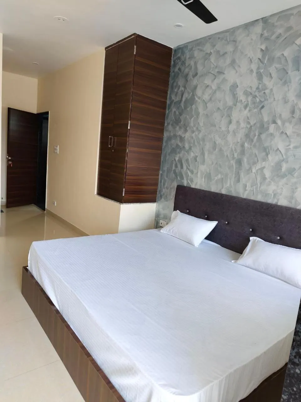 Bed in Jawai Rock Hotel