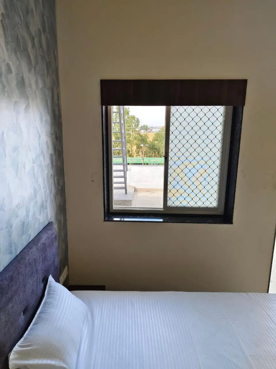 Bed in Jawai Rock Hotel