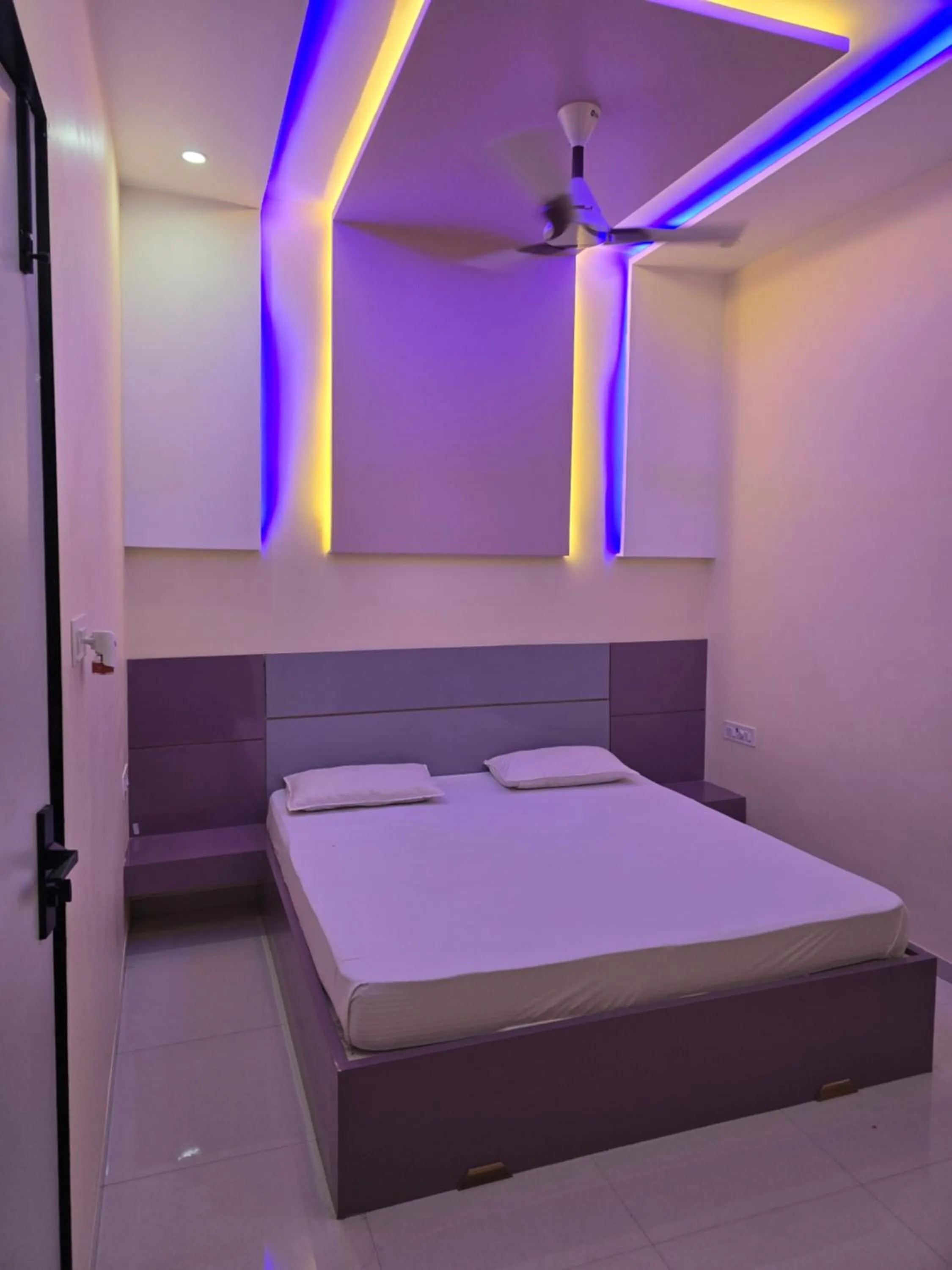 Bed in Jawai Rock Hotel