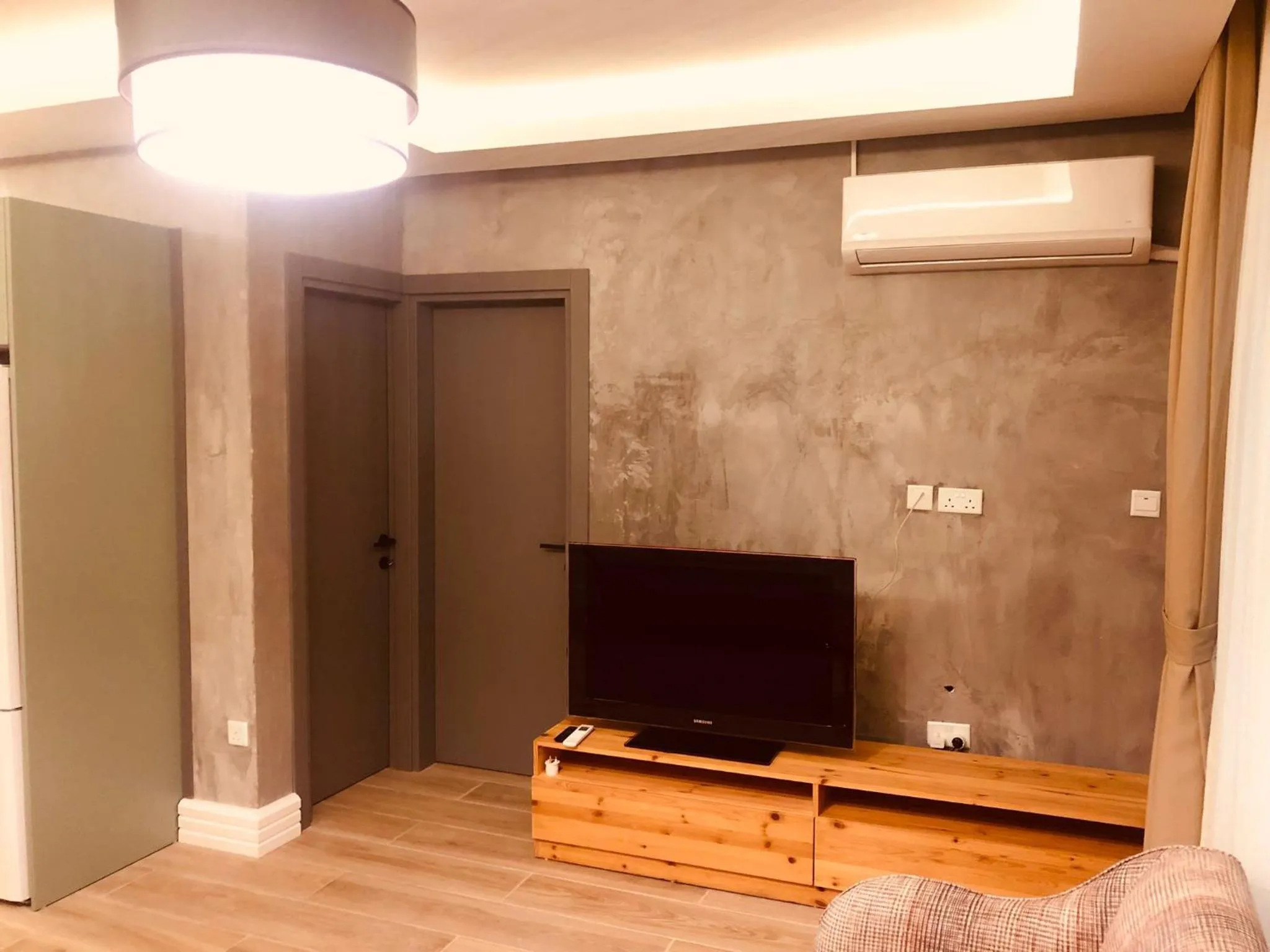 Communal lounge/ TV room in Bohemian Residence