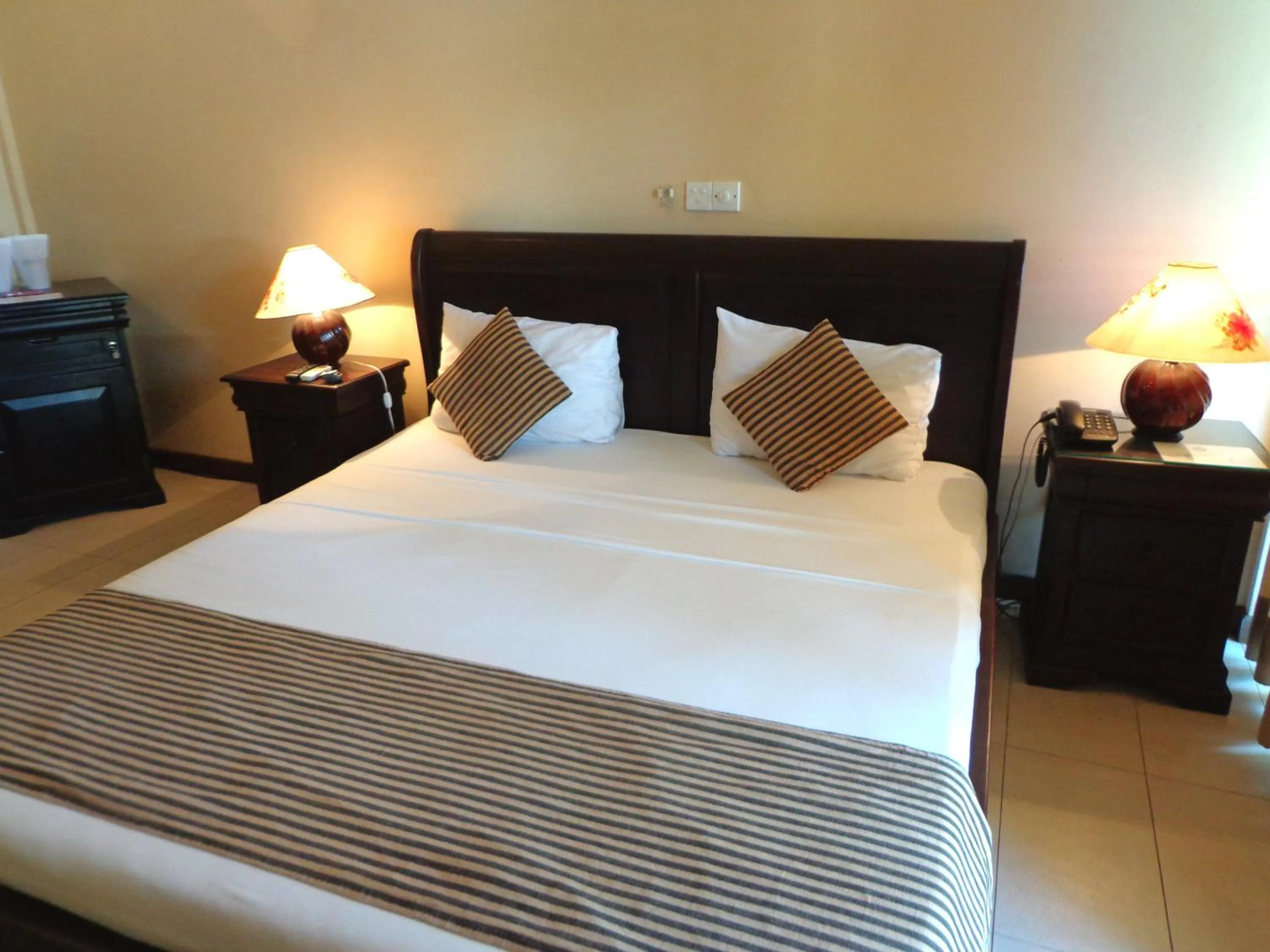 Bedroom, Bed in Paradise Beach Club