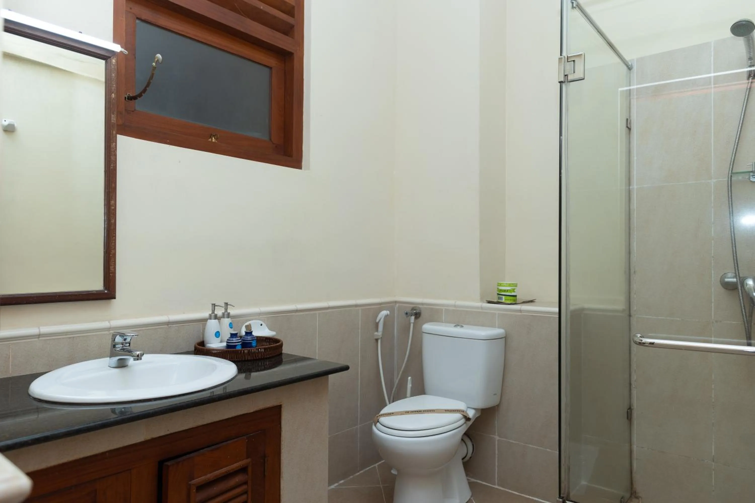 Toilet in Paradise Beach Club