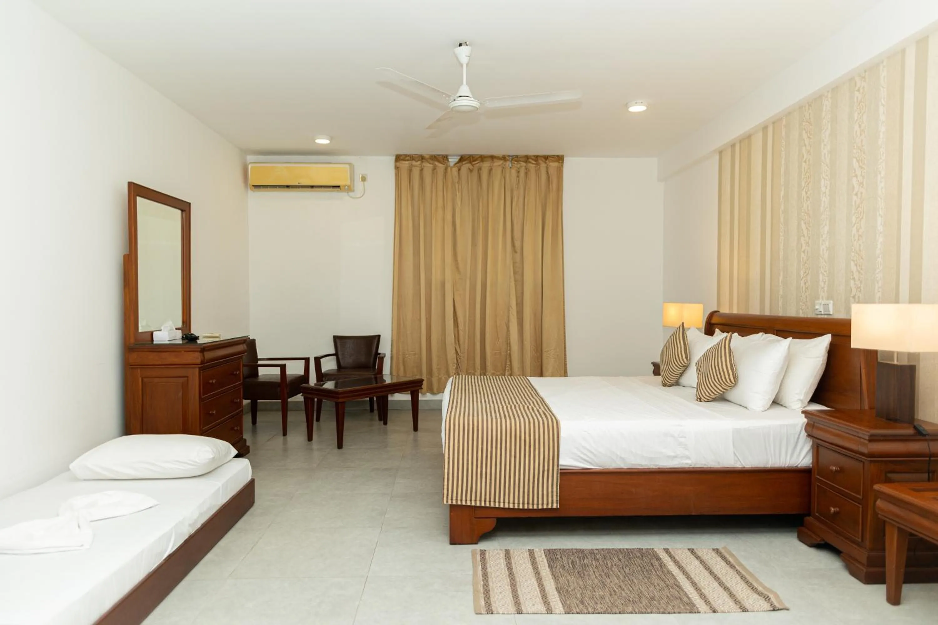 Bedroom, Bed in Paradise Beach Club