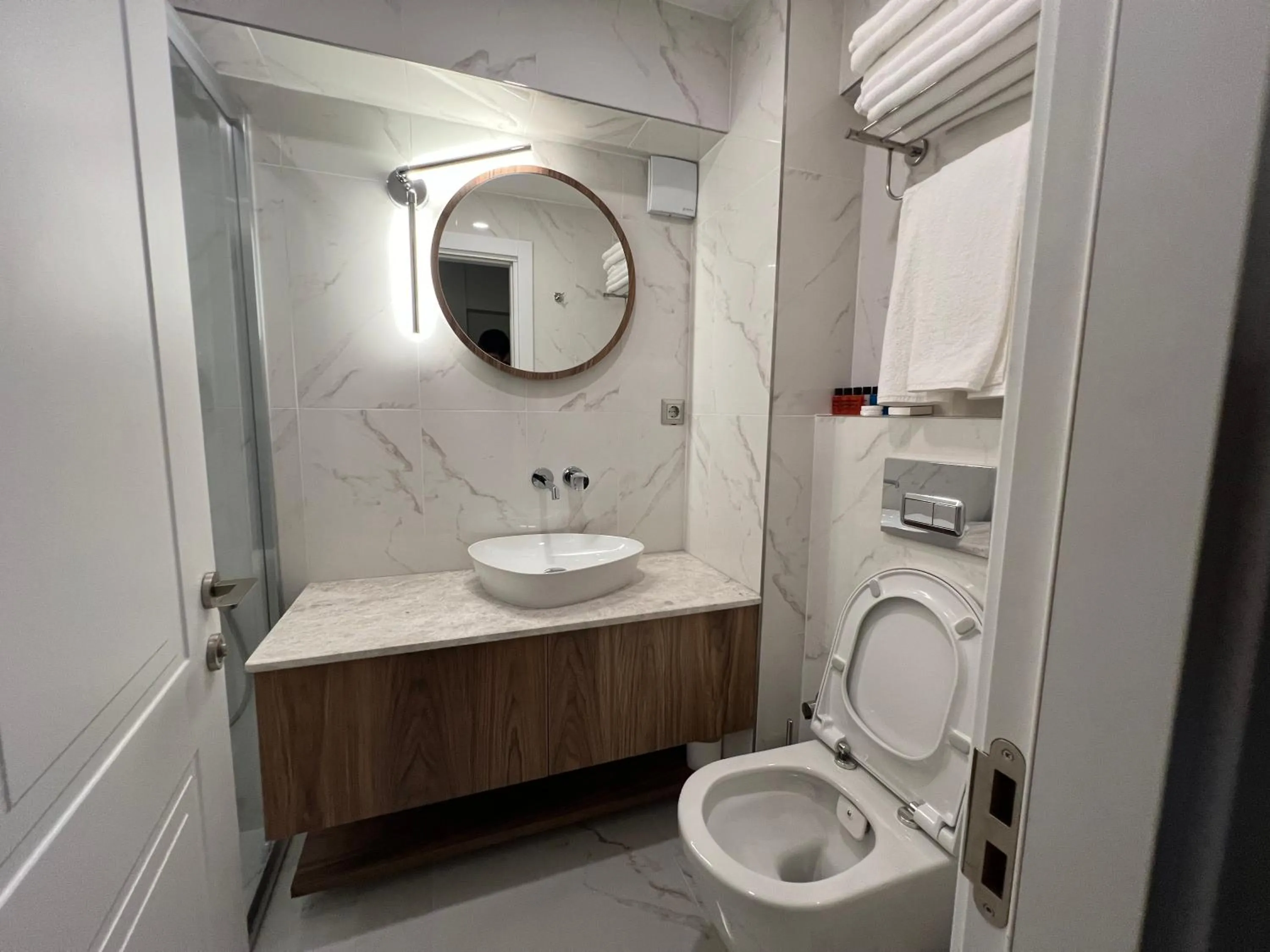 Iris Han Hotel