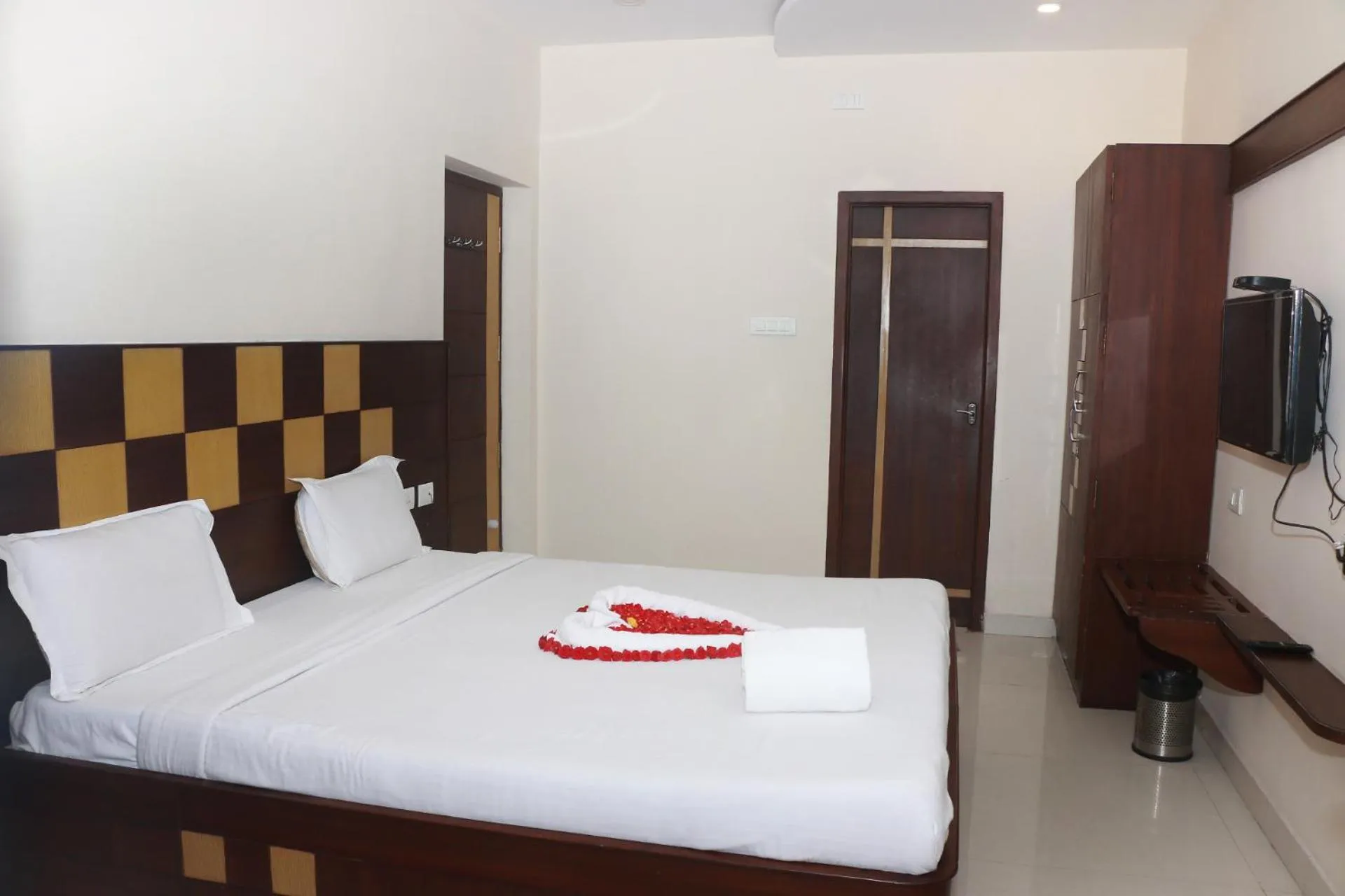 Bed in Elgozo Hotel Dreams Parasise