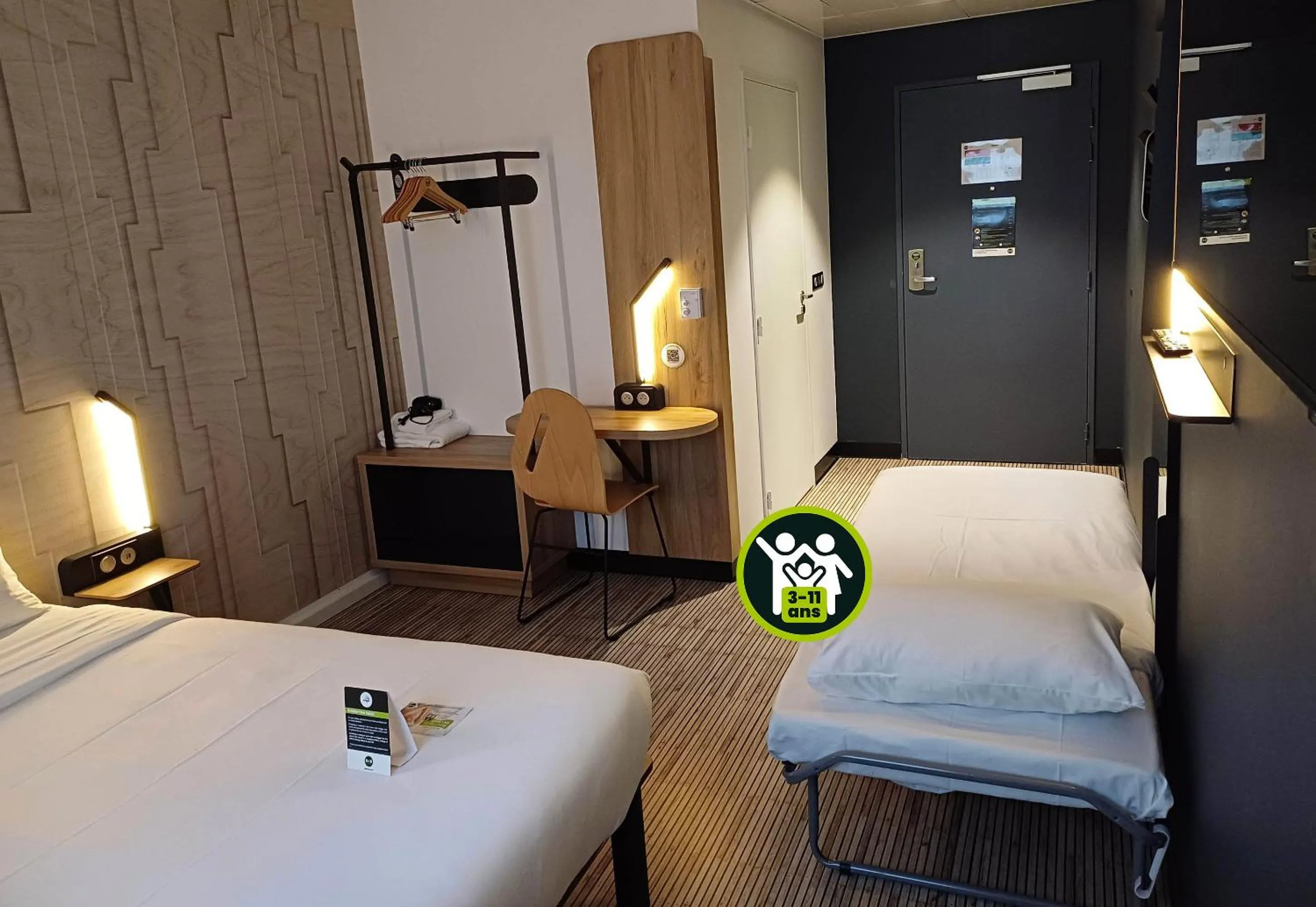 Photo of the whole room, Bed in B&B HOTEL Marne-la-Vallée Val d'Europe