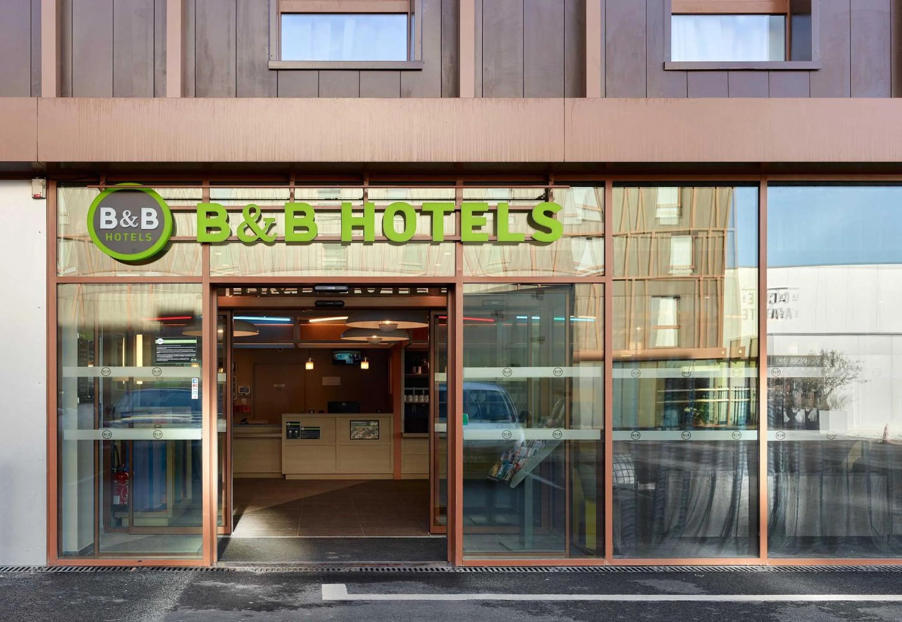 Facade/entrance in B&B HOTEL Marne-la-Vallée Val d'Europe