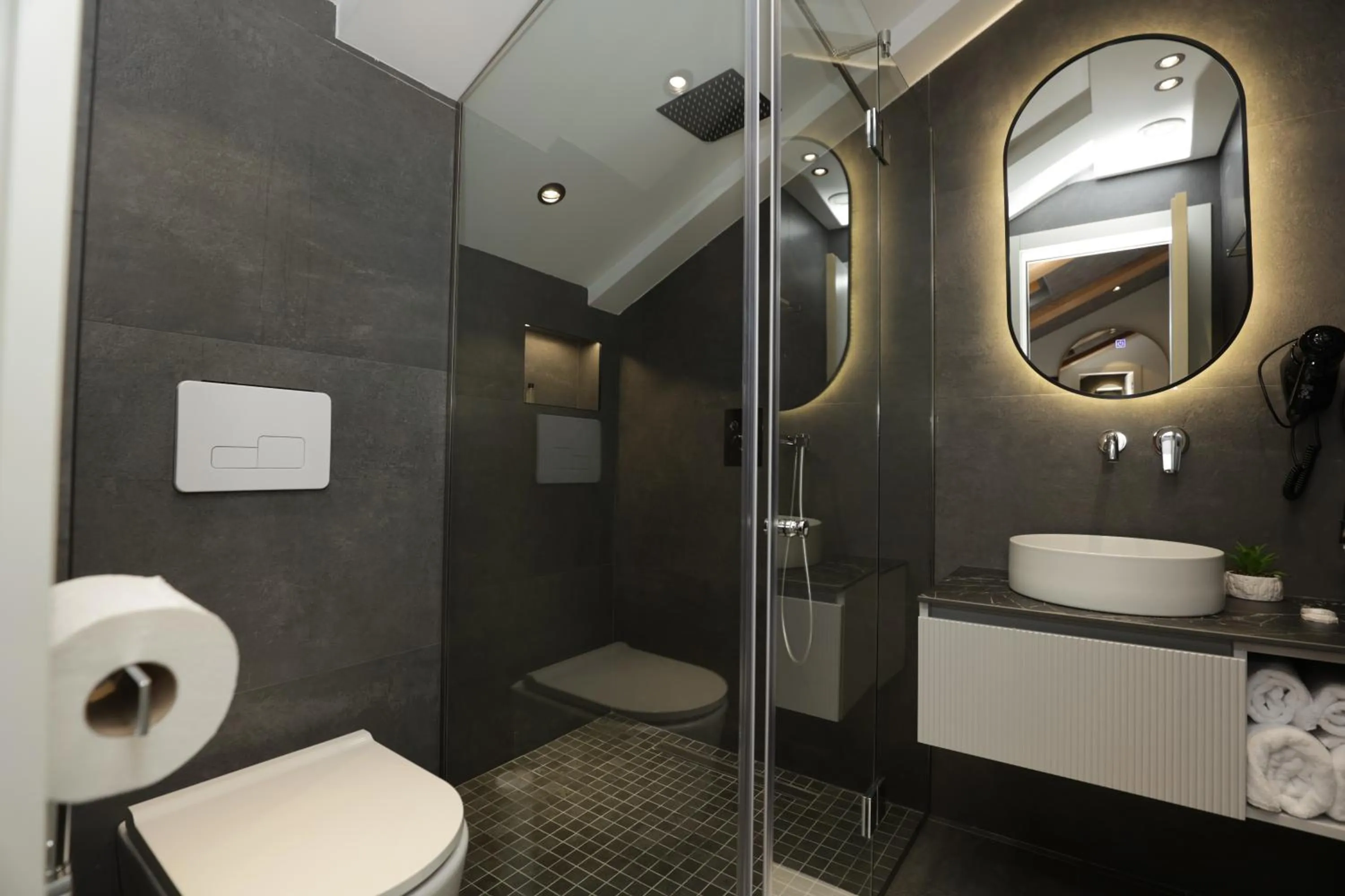 Bathroom in Gremmy Boutique Hotel