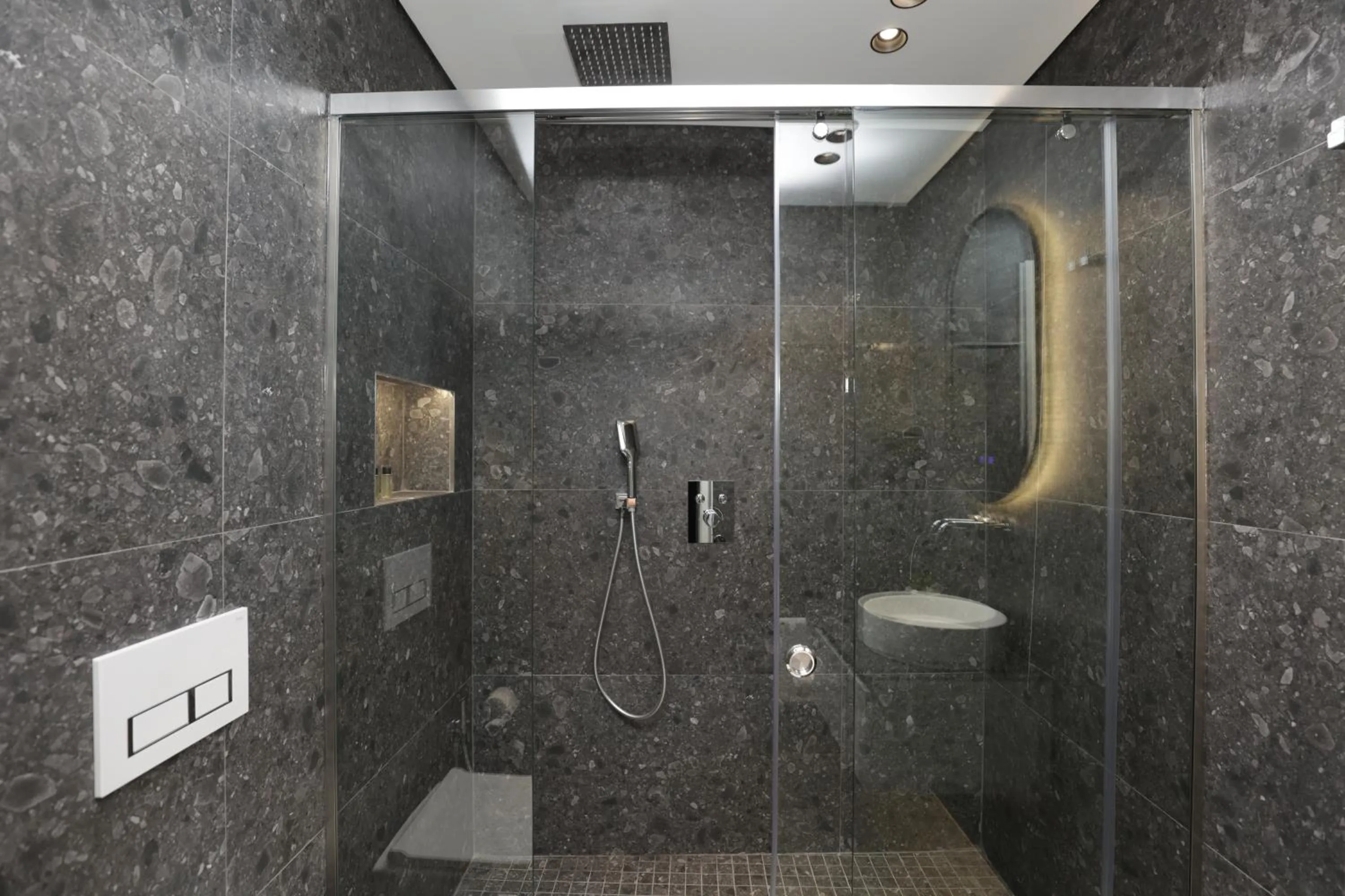 Bathroom in Gremmy Boutique Hotel