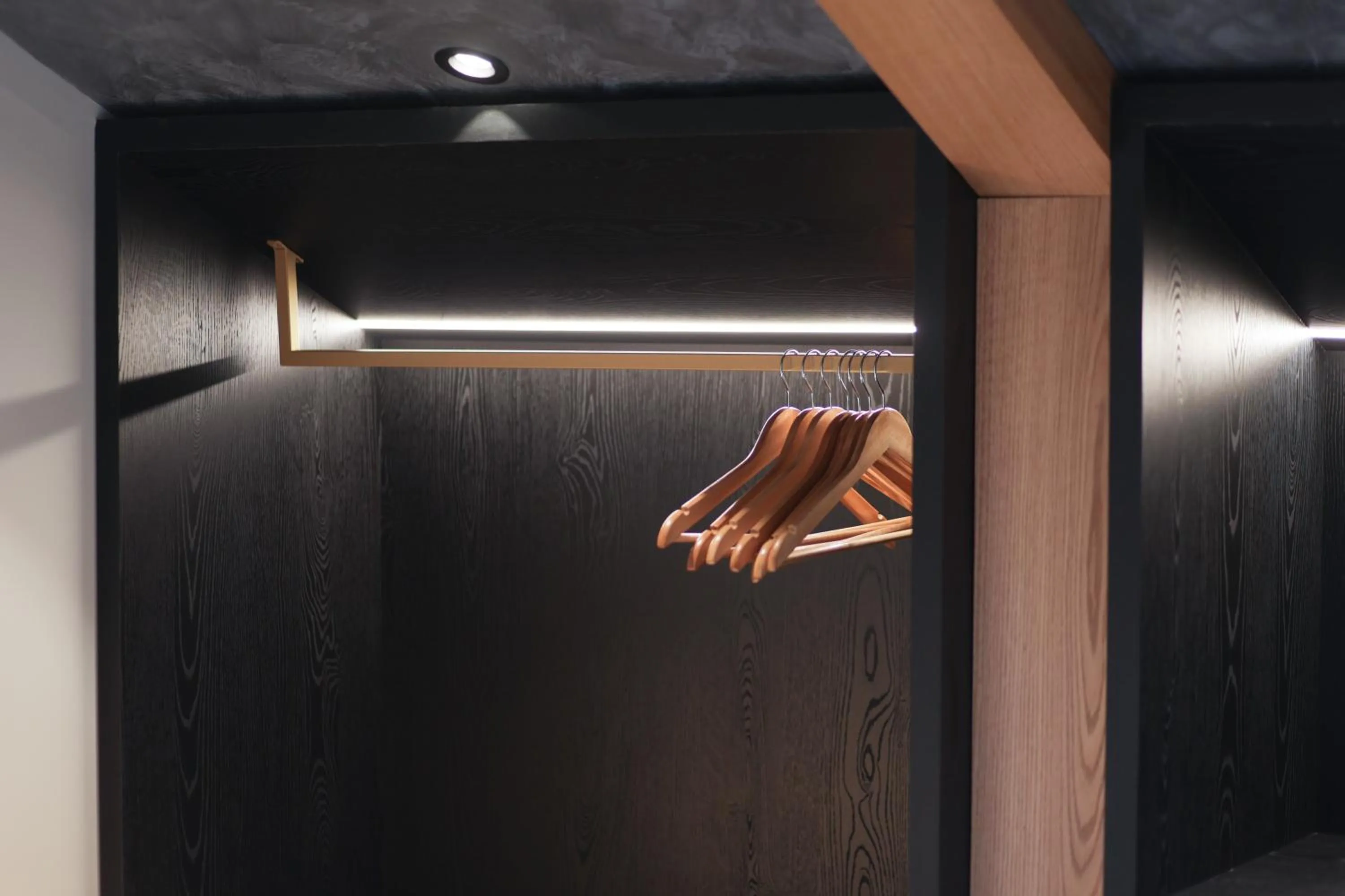 wardrobe in Gremmy Boutique Hotel