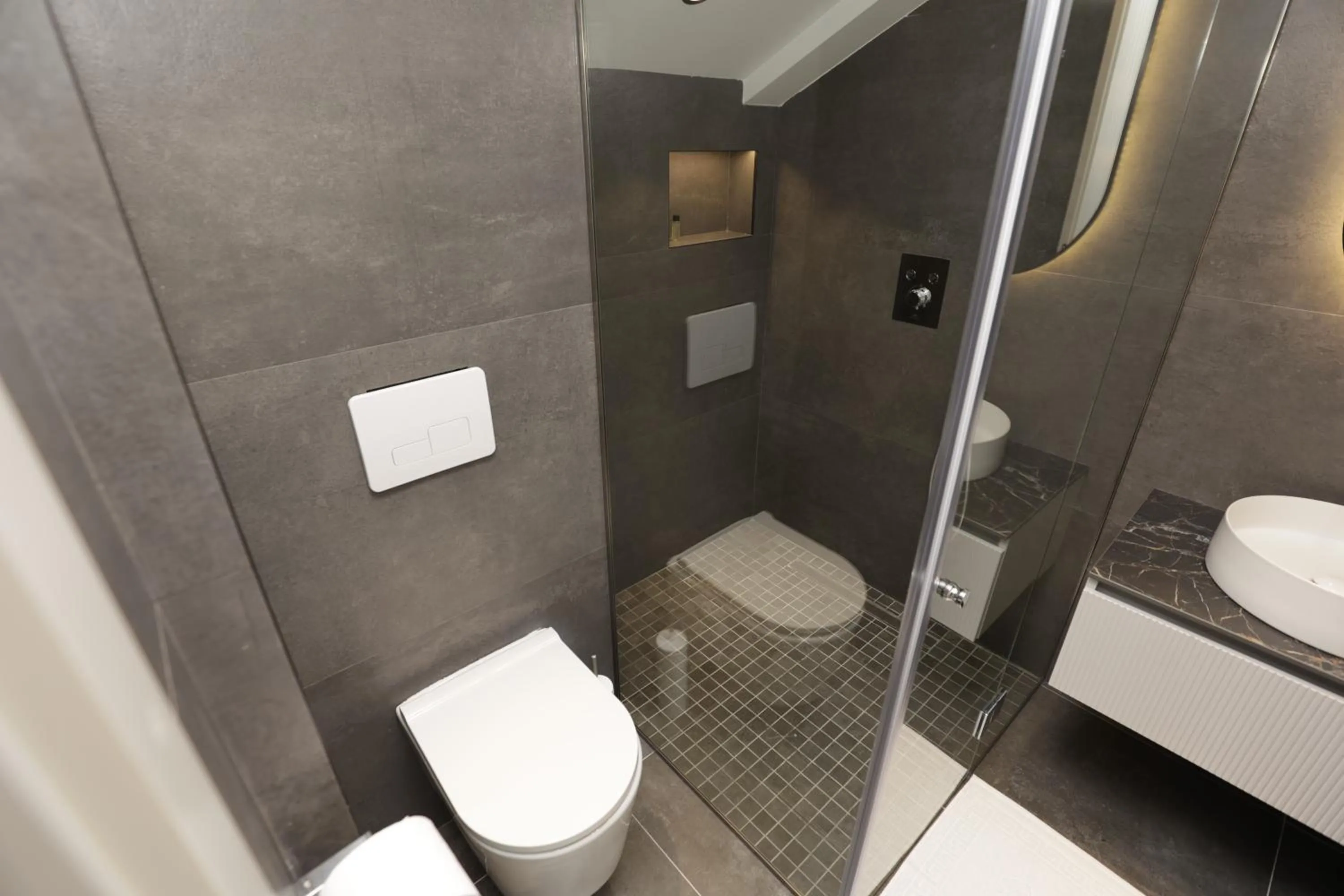 Bathroom in Gremmy Boutique Hotel