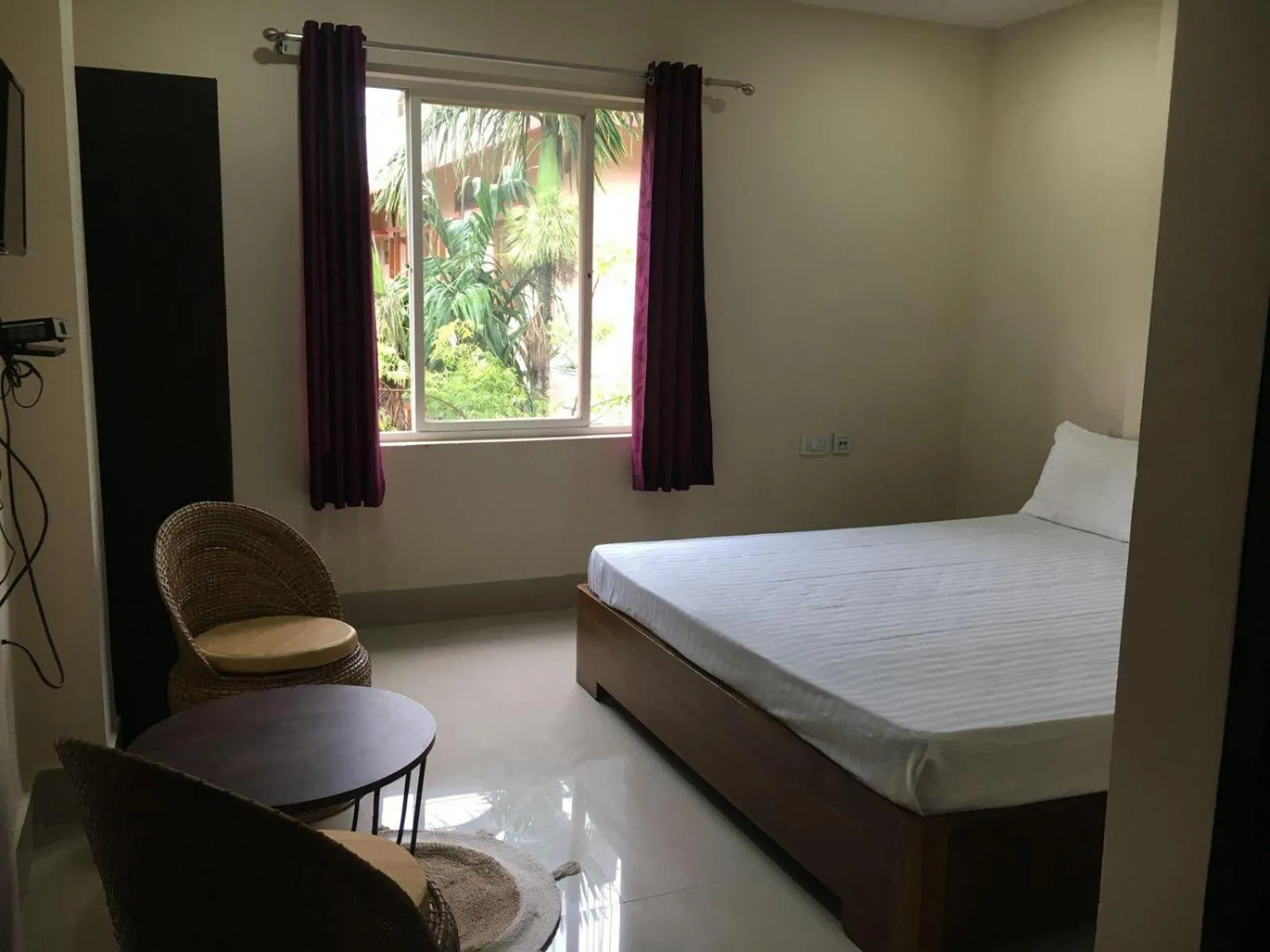 Bed in The Dew Drop Hotel