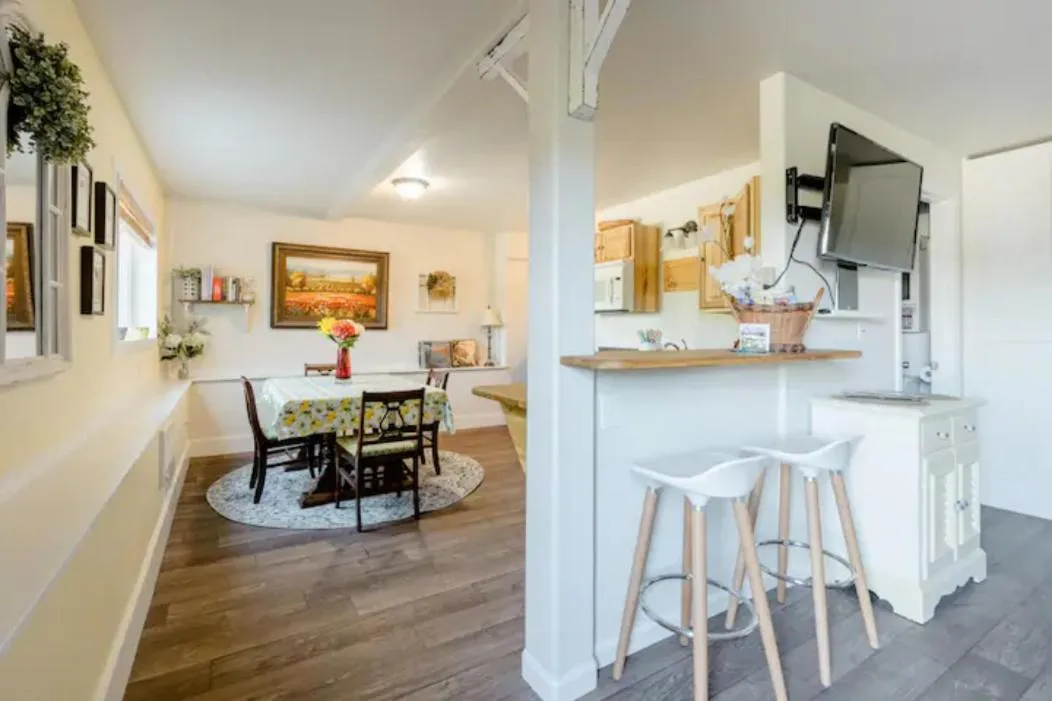 Kitchen or kitchenette in The Irish Inn