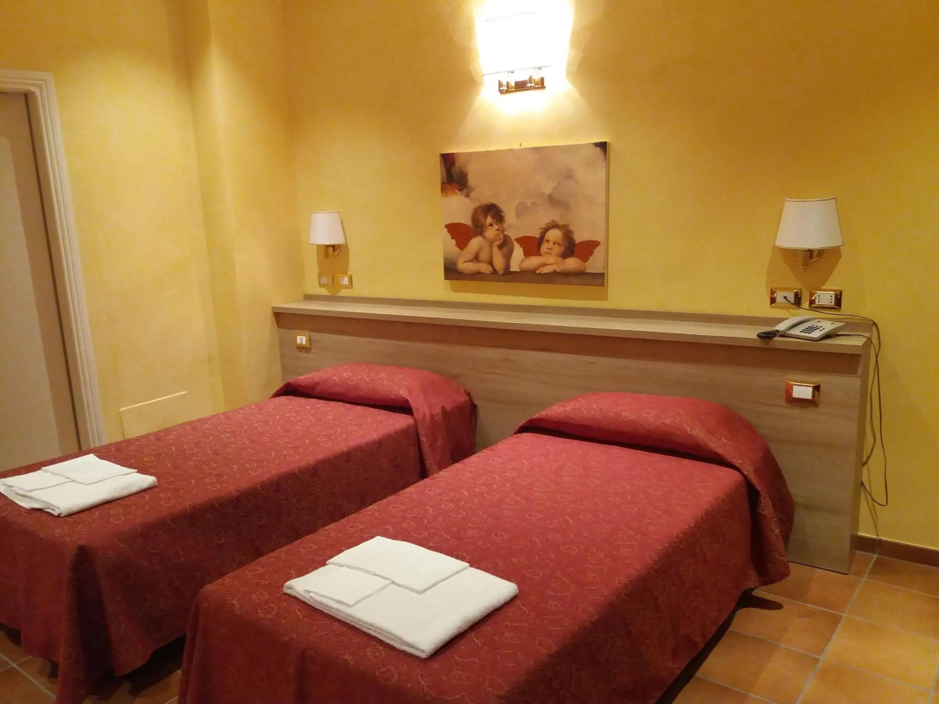 Photo of the whole room, Bed in Casa Di Santa Francesca Romana a Ponte Rotto
