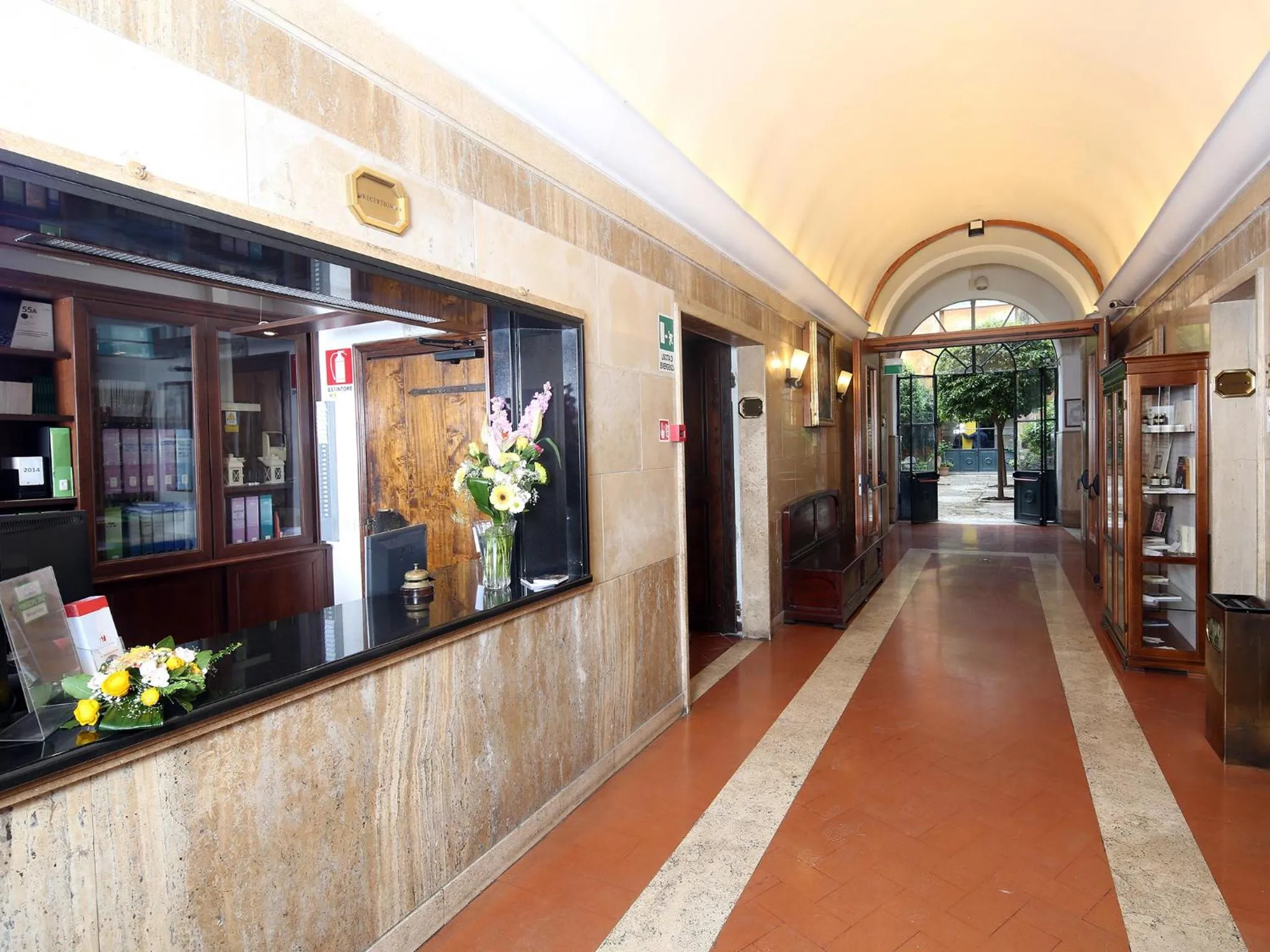 Lobby or reception in Casa Di Santa Francesca Romana a Ponte Rotto