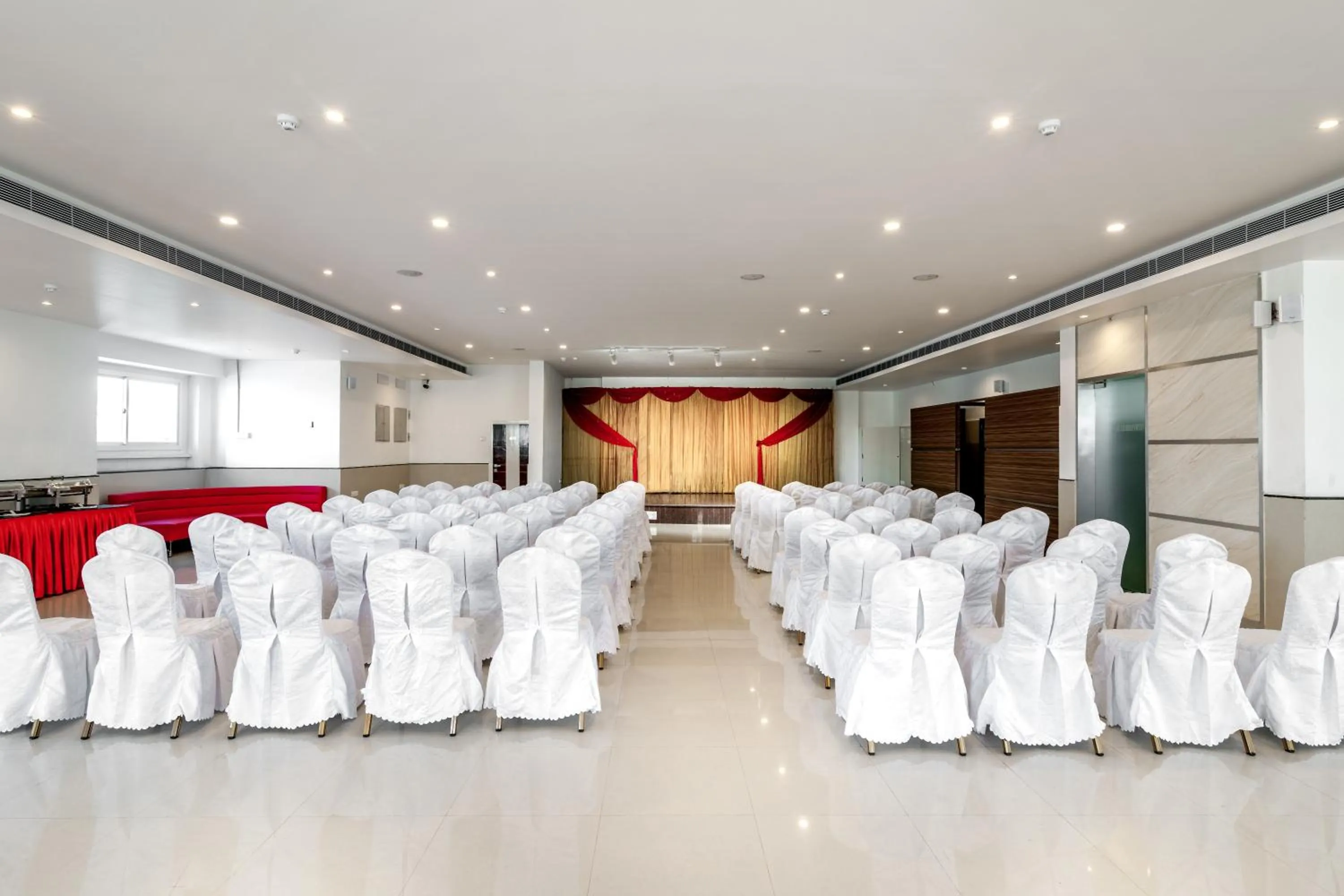 Business facilities in Saaral Residency