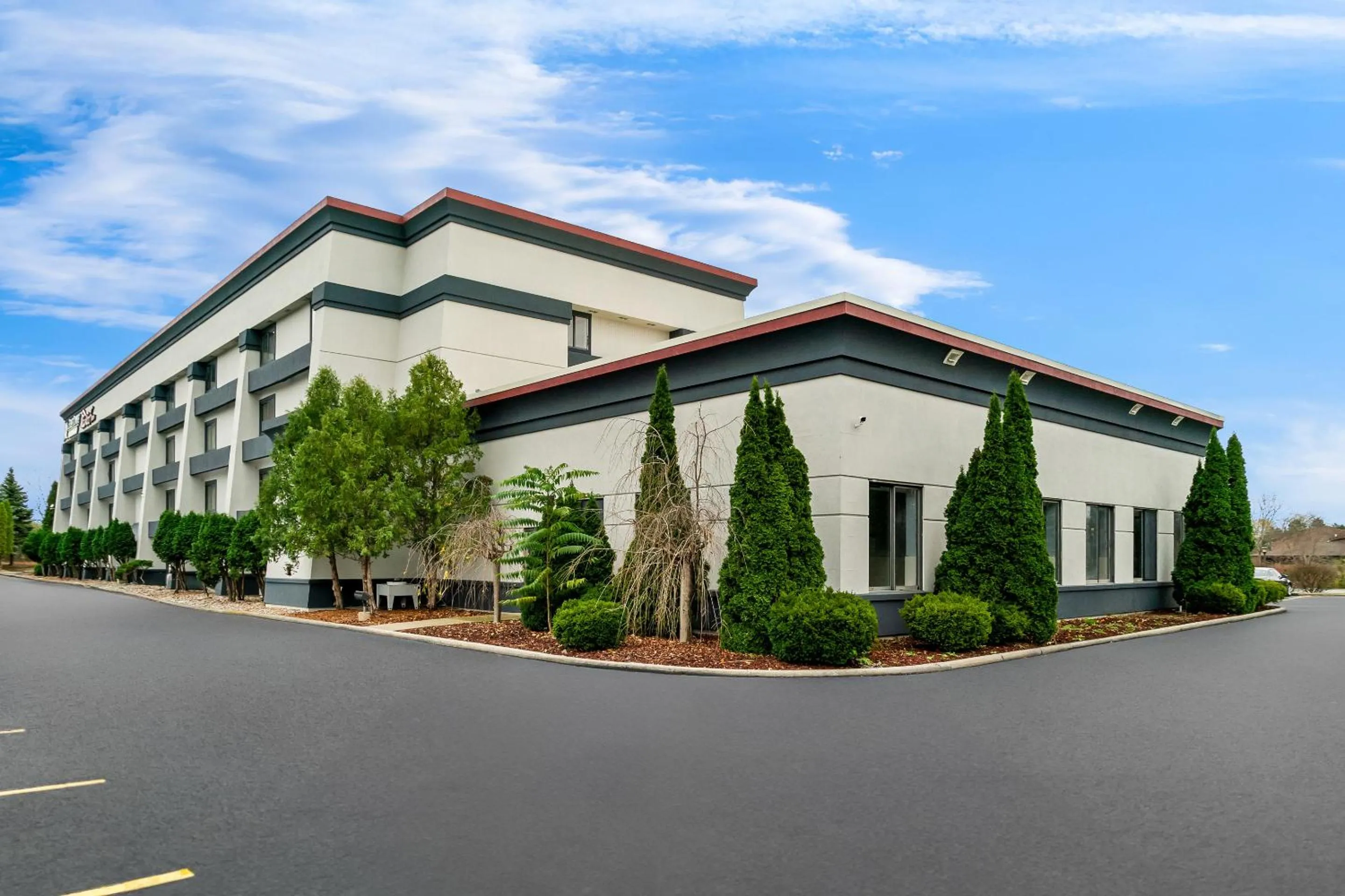 Property building in HomeTowne Studios by Red Roof Flint