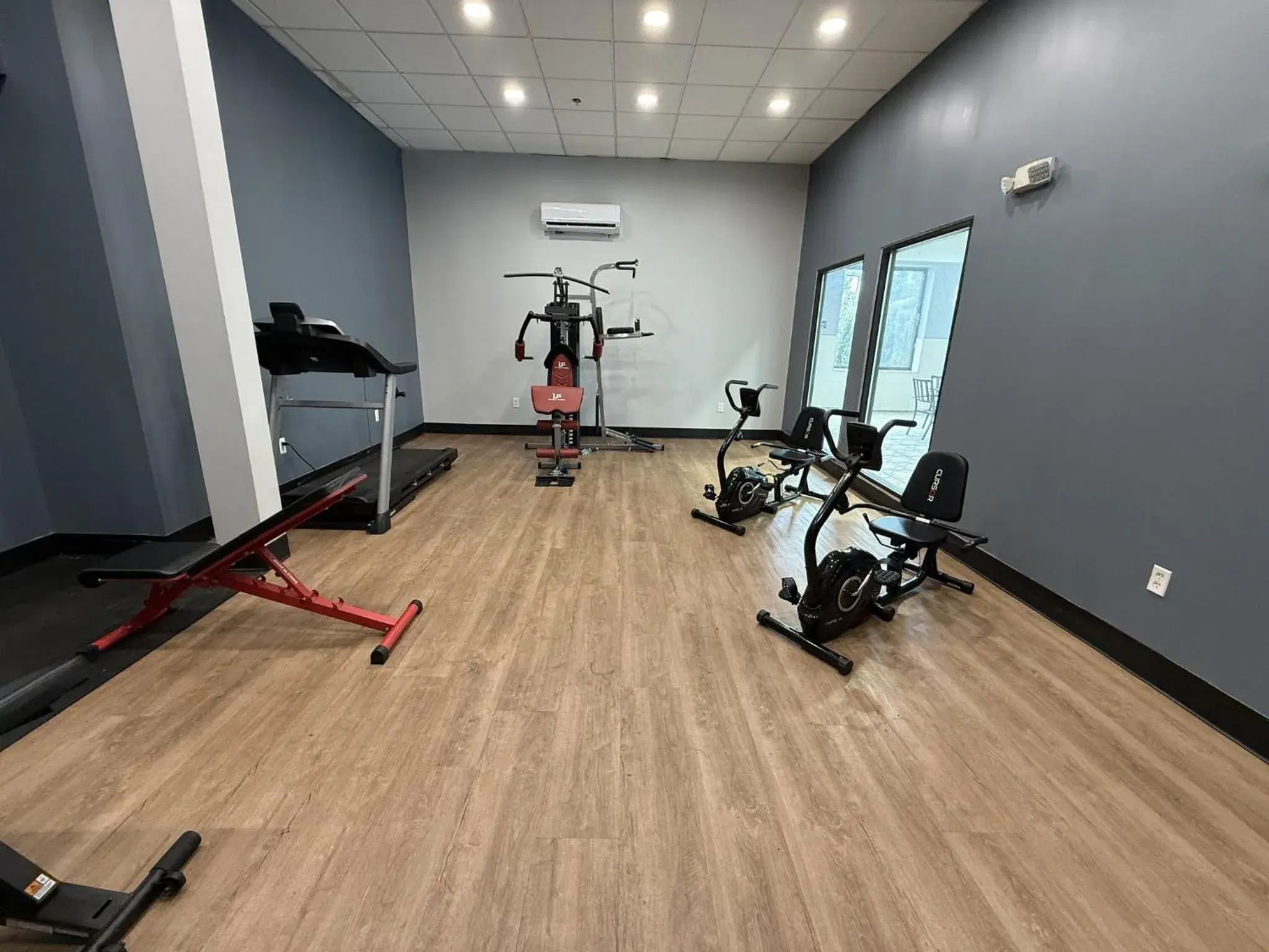 Fitness centre/facilities in HomeTowne Studios by Red Roof Flint Fitness centre/facilities in HomeTowne Studios by Red Roof Flint