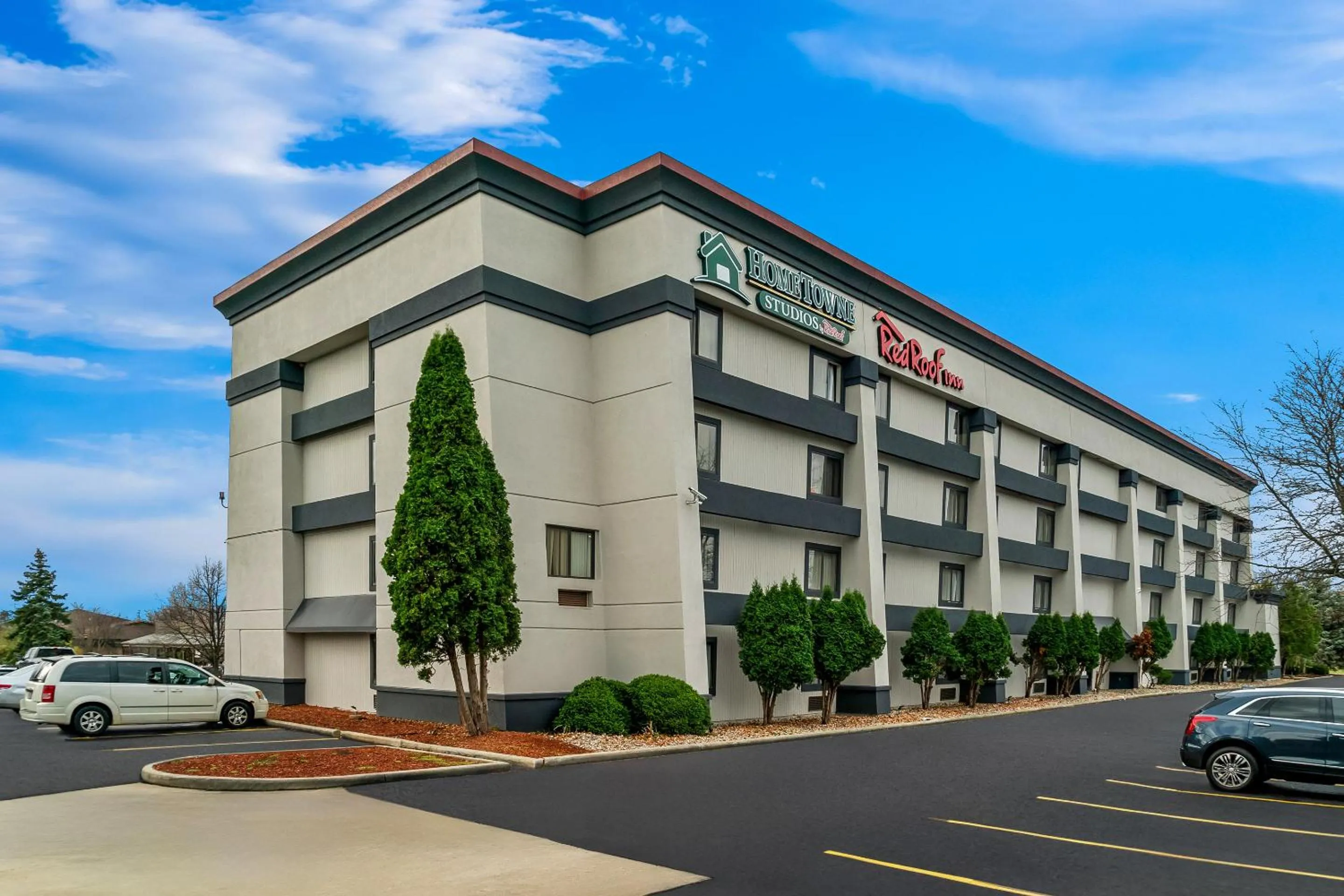 Property building in HomeTowne Studios by Red Roof Flint