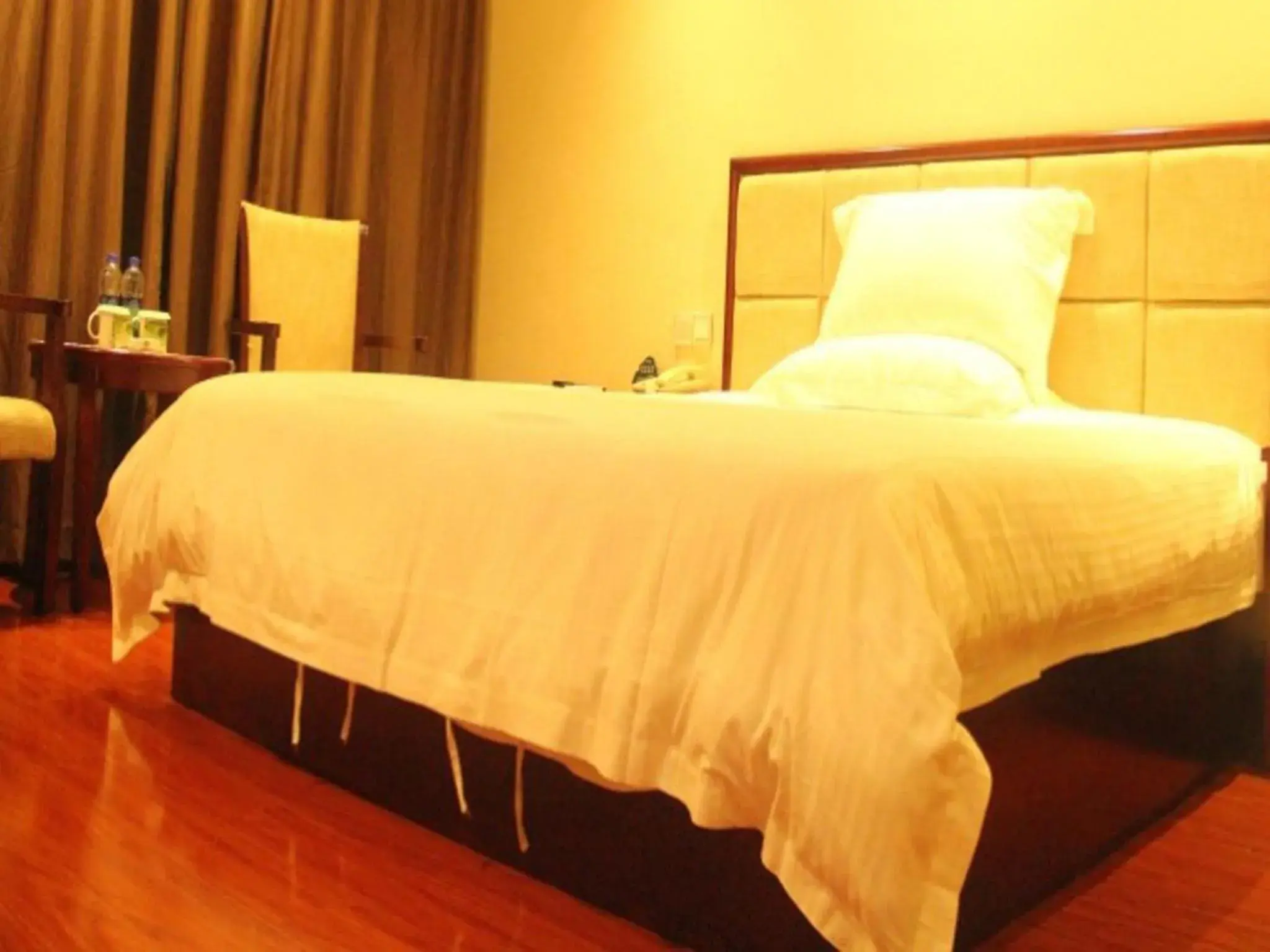 Bed in GreenTree Inn Guangzhou Panyu Chimelong Paradise Business Hotel Bed in GreenTree Inn Guangzhou Panyu Chimelong Paradise Business Hotel