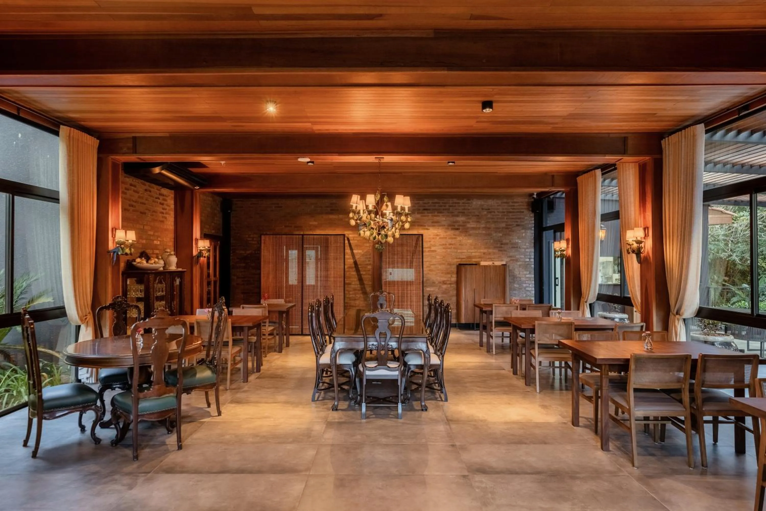 Restaurant/places to eat in LAS HOTEL BOUTIQUE