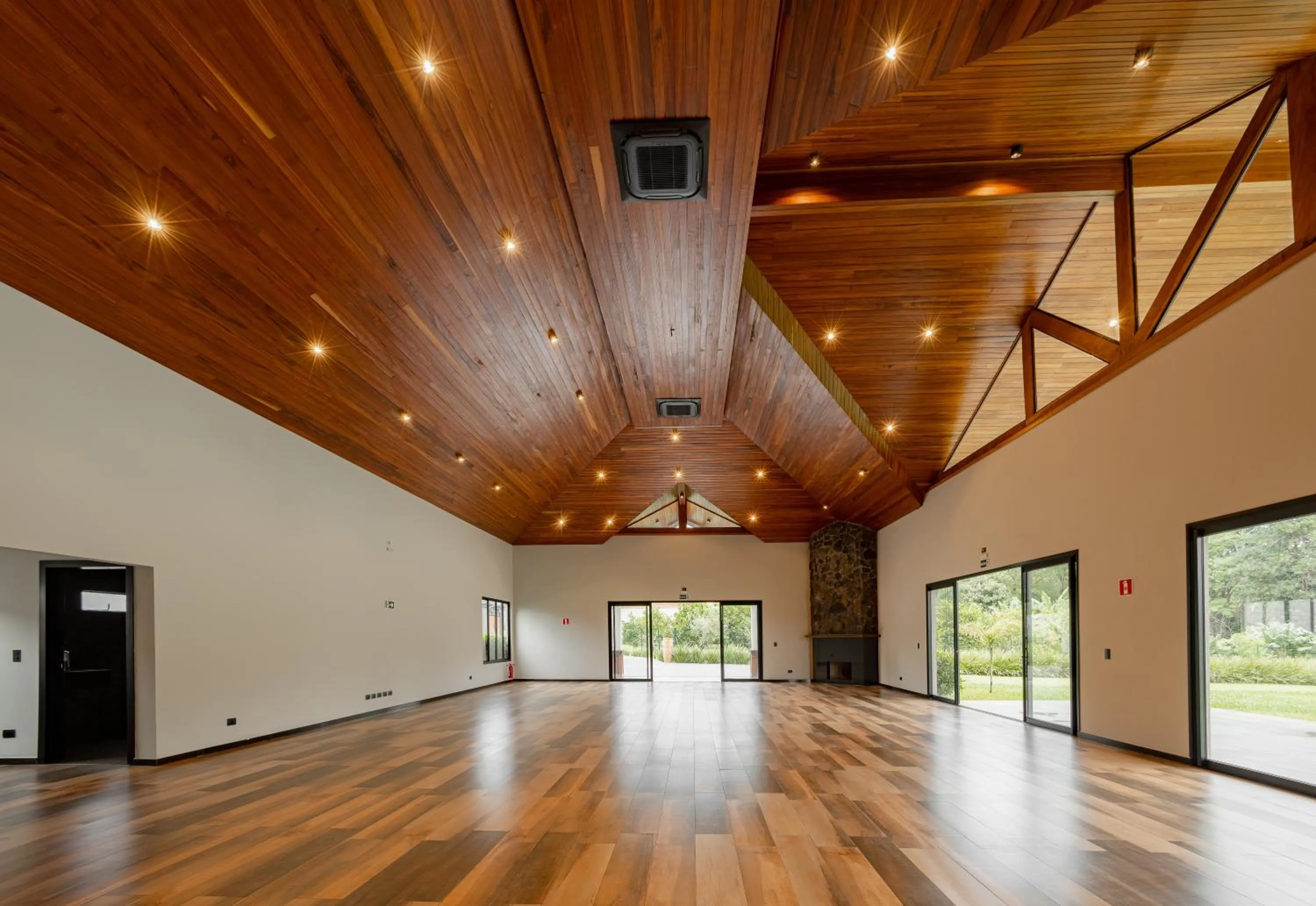 Banquet/Function facilities in LAS HOTEL BOUTIQUE