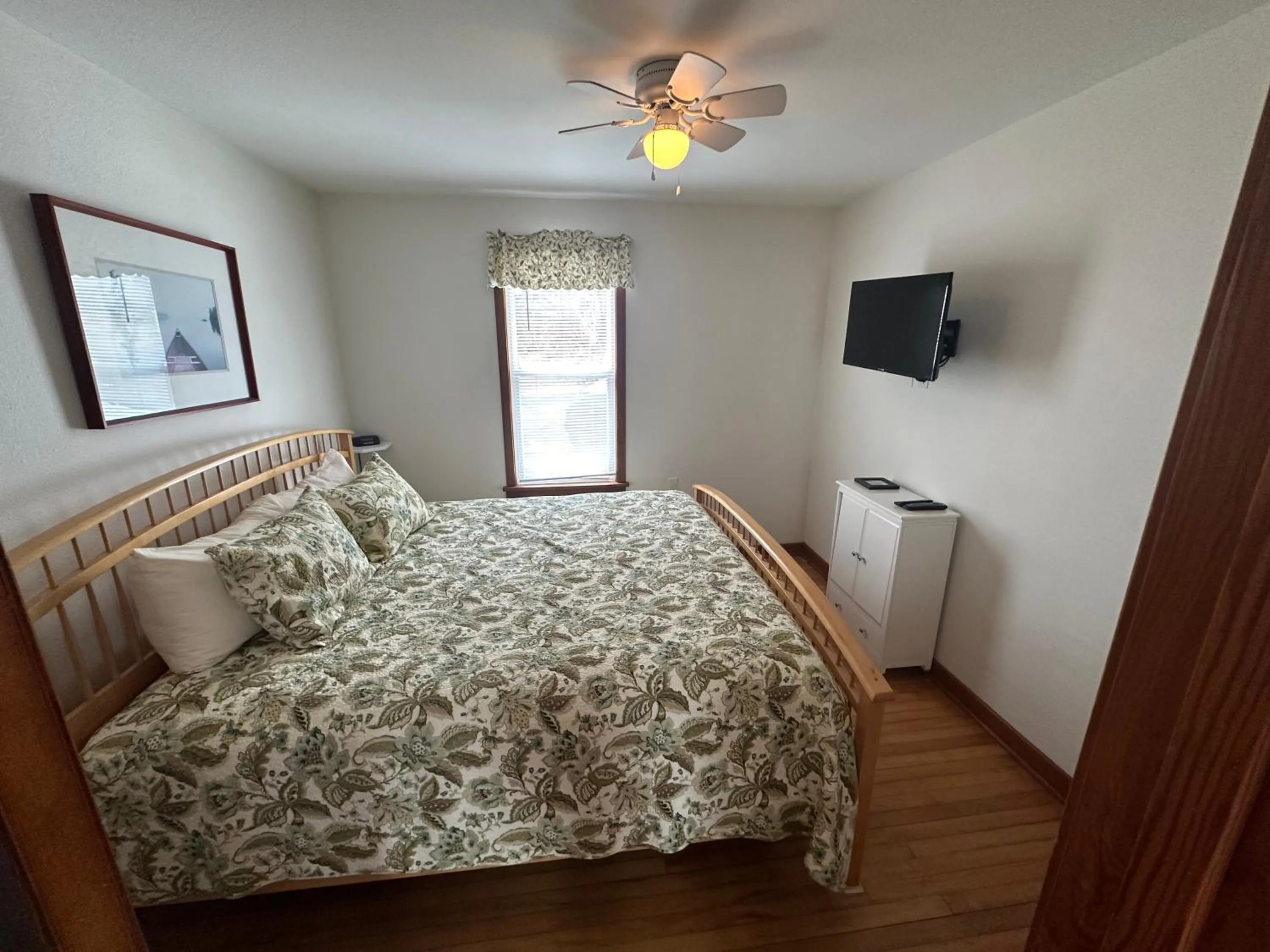 TV and multimedia, Bed in Birchwood Lodge