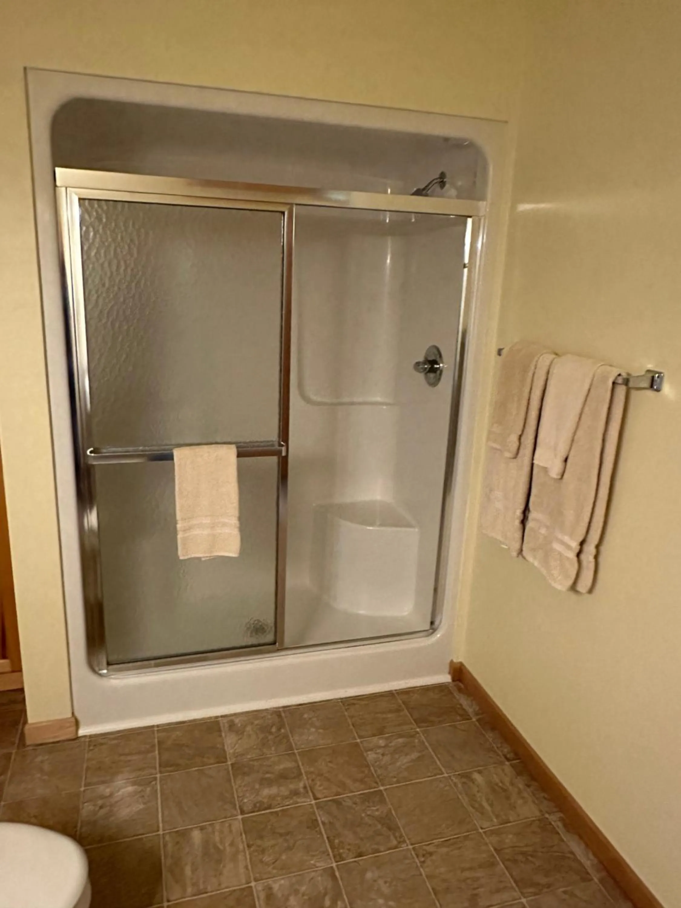 Shower in Birchwood Lodge