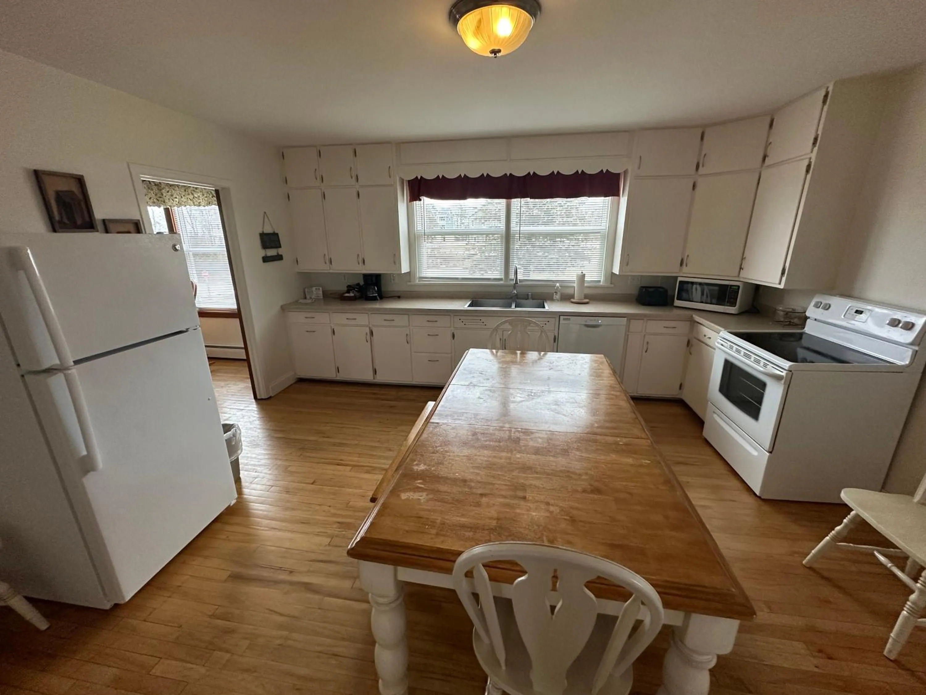 dishwasher in Birchwood Lodge