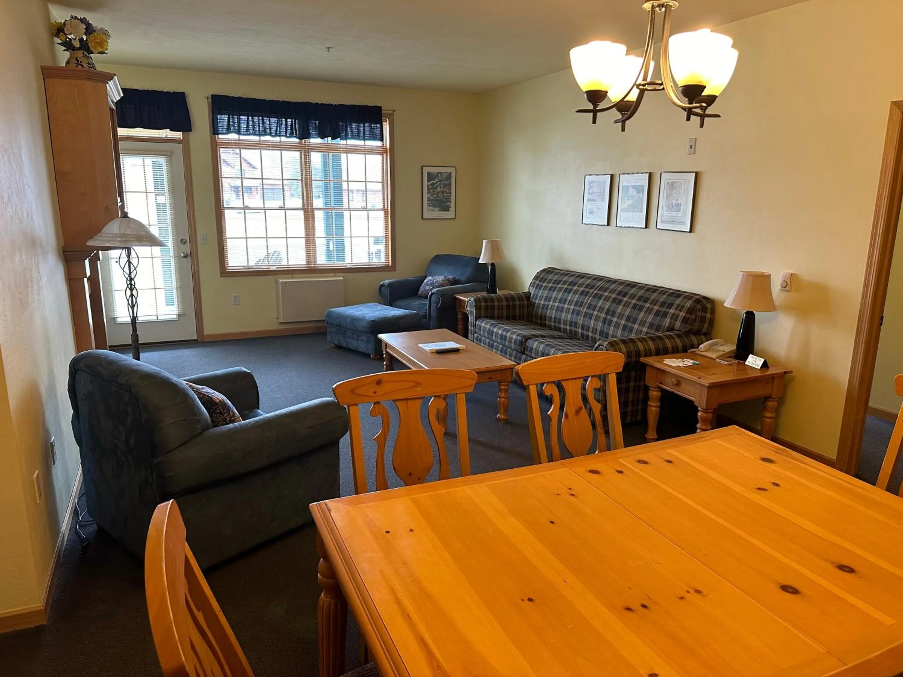 Dining area in Birchwood Lodge