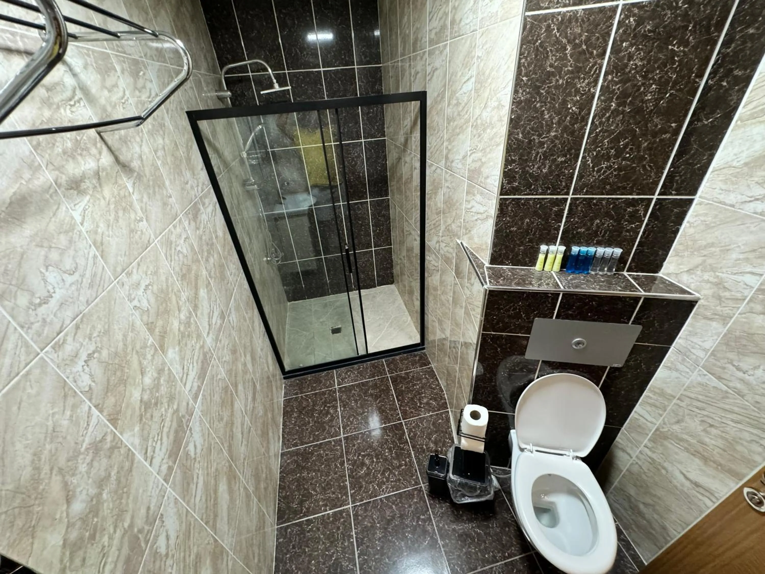 Shower in E5 PARK OTEL