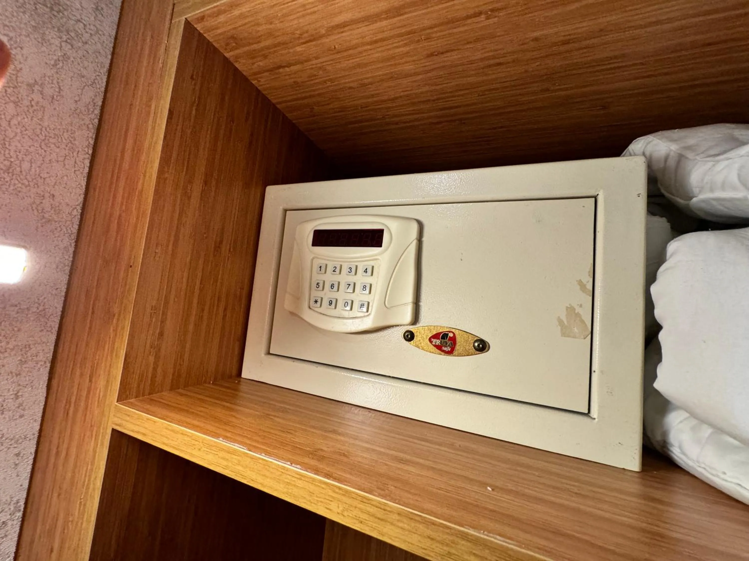 safe in E5 PARK OTEL