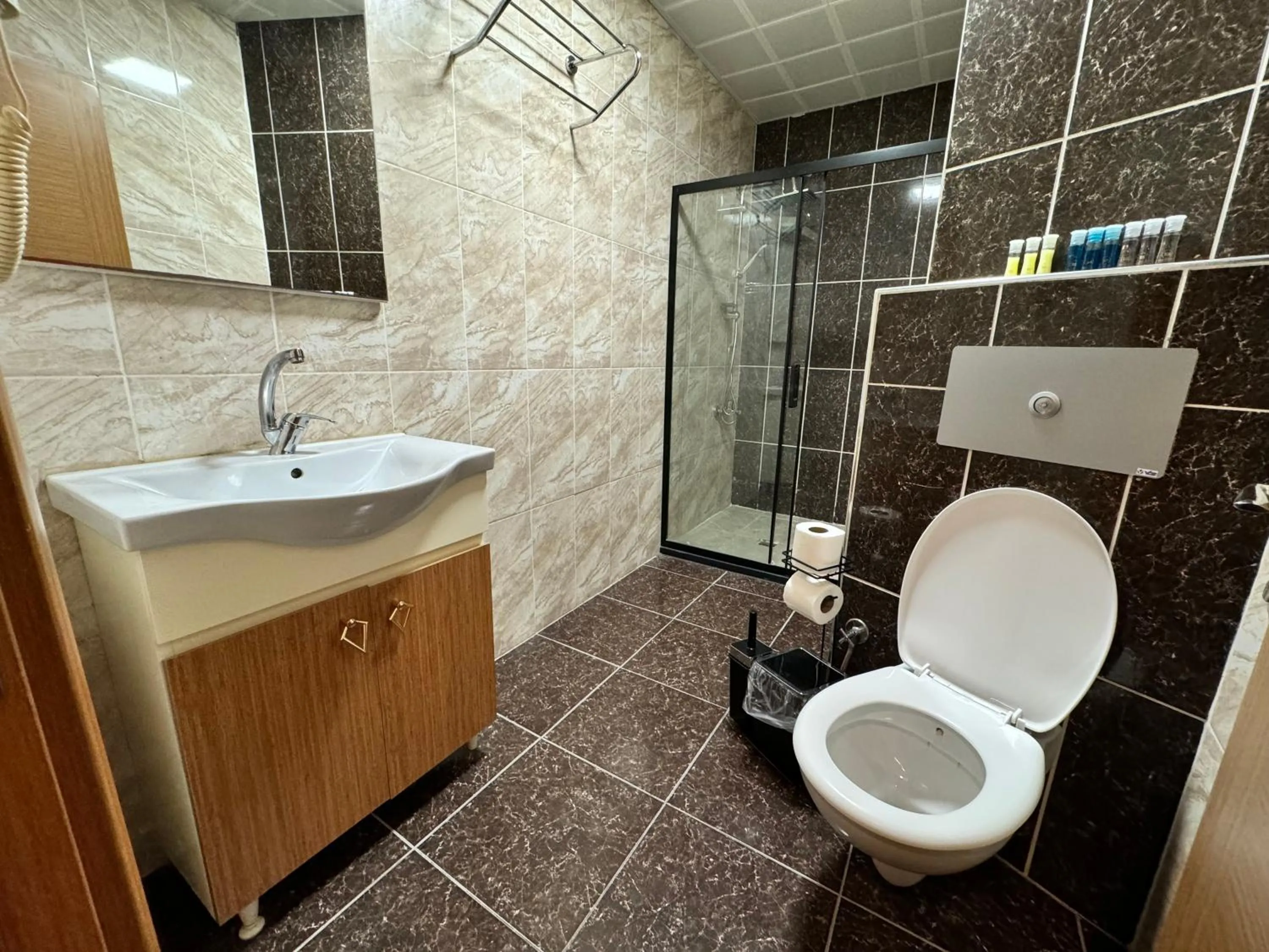 Shower in E5 PARK OTEL