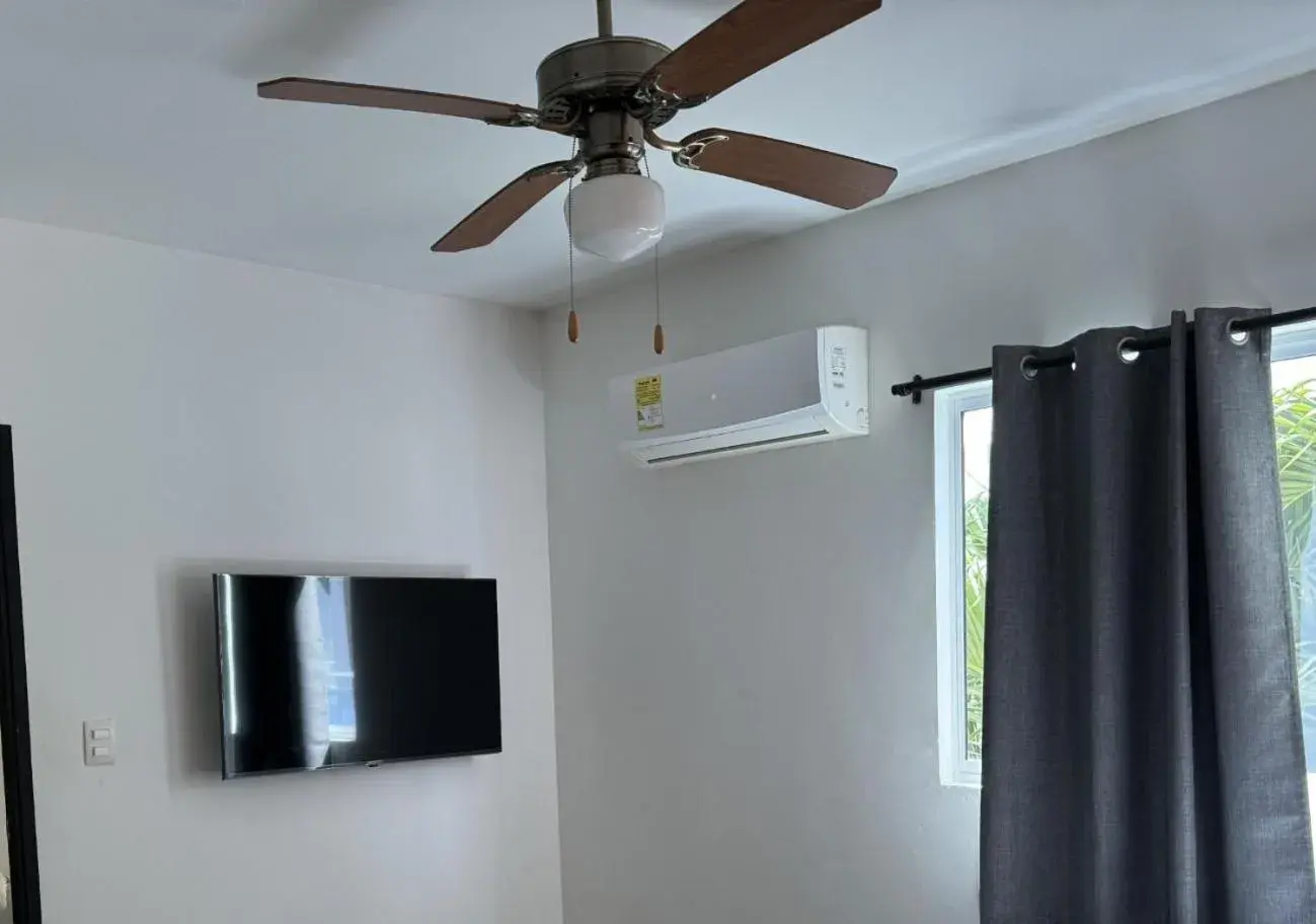 Classic Triple Room in Hotel Boutique Chateau de la Mar Classic Triple Room in Hotel Boutique Chateau de la Mar