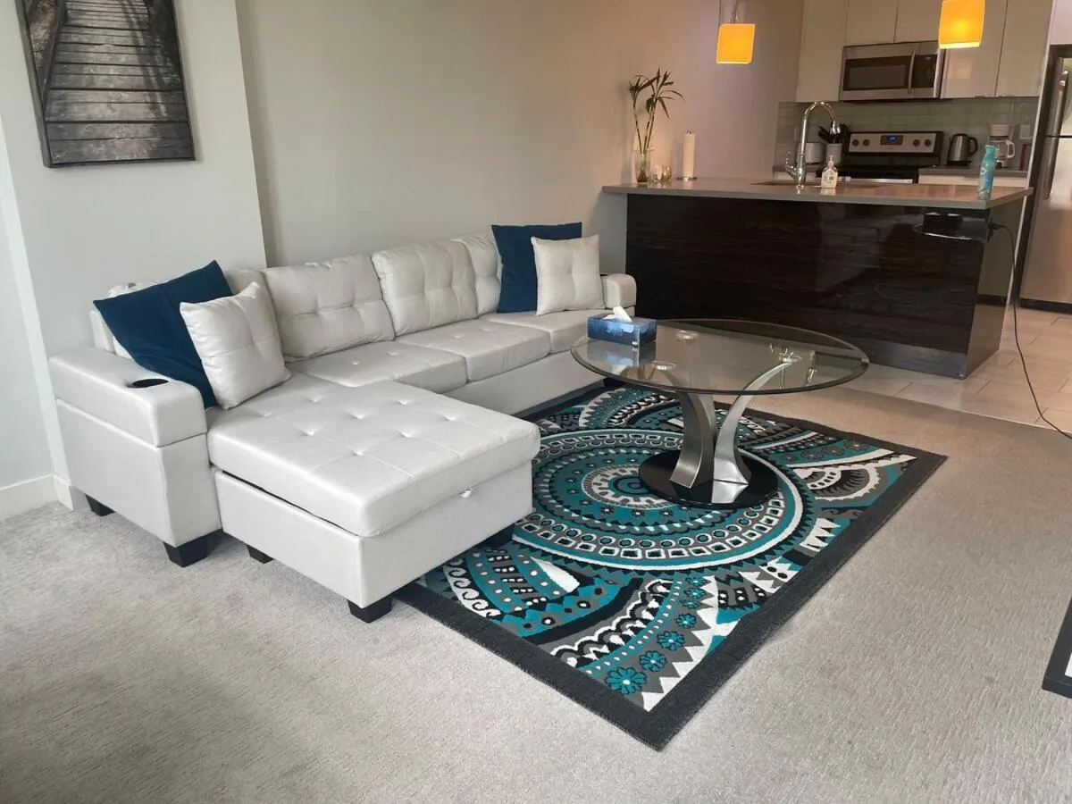 Stunning 1 bedroom condo in Calgary with riverview