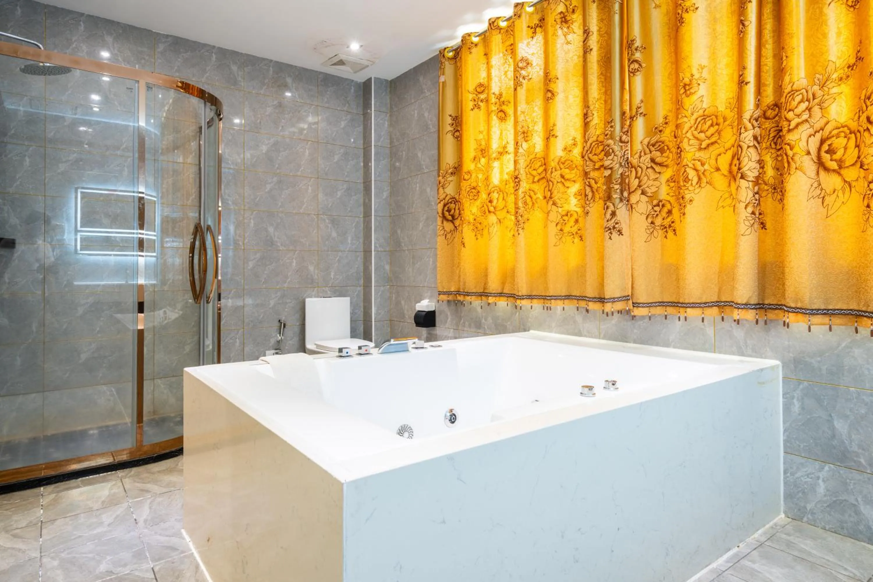 Bath in Home me Hotel Makati