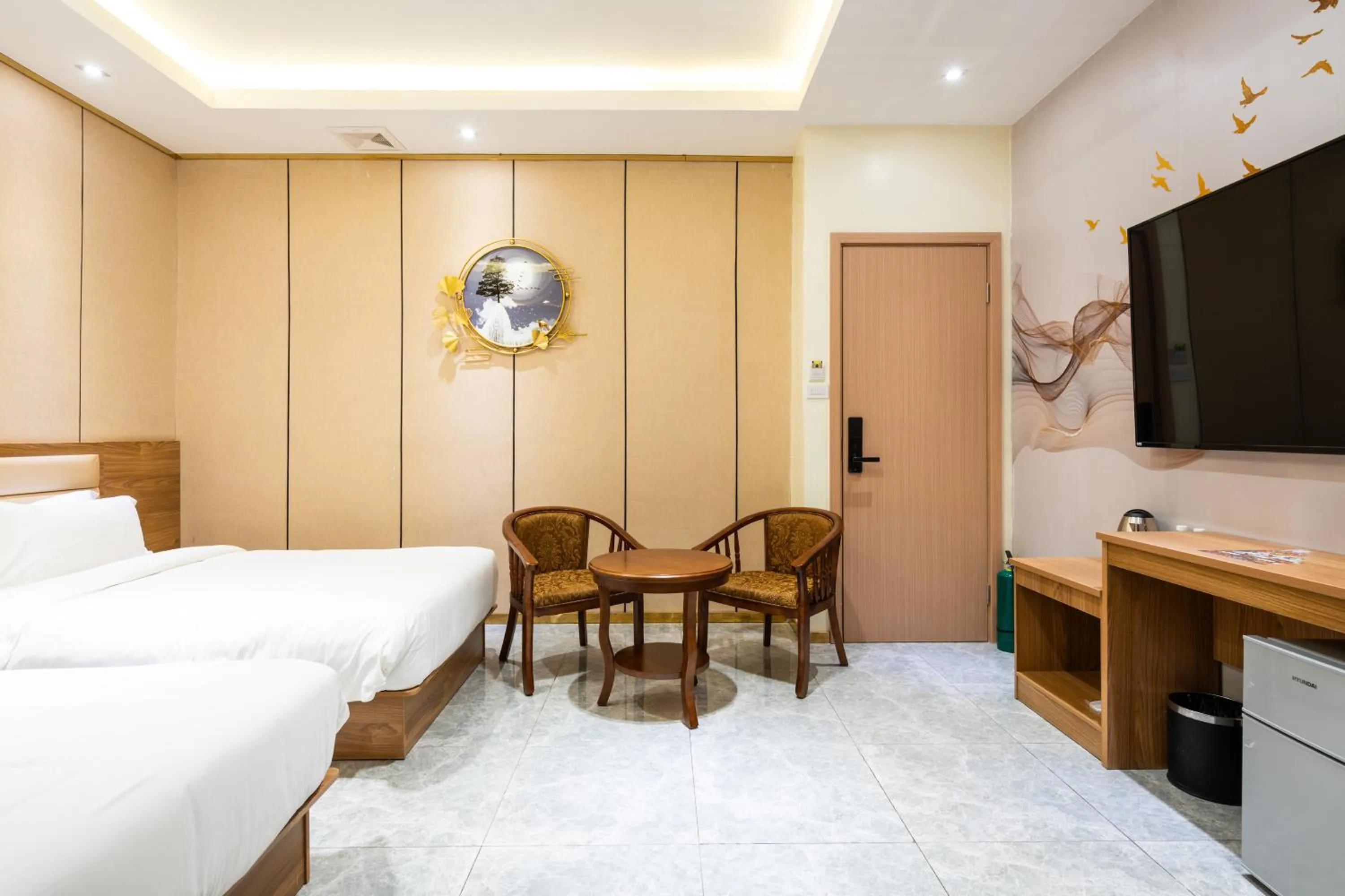 Photo of the whole room, Bed in Home me Hotel Makati