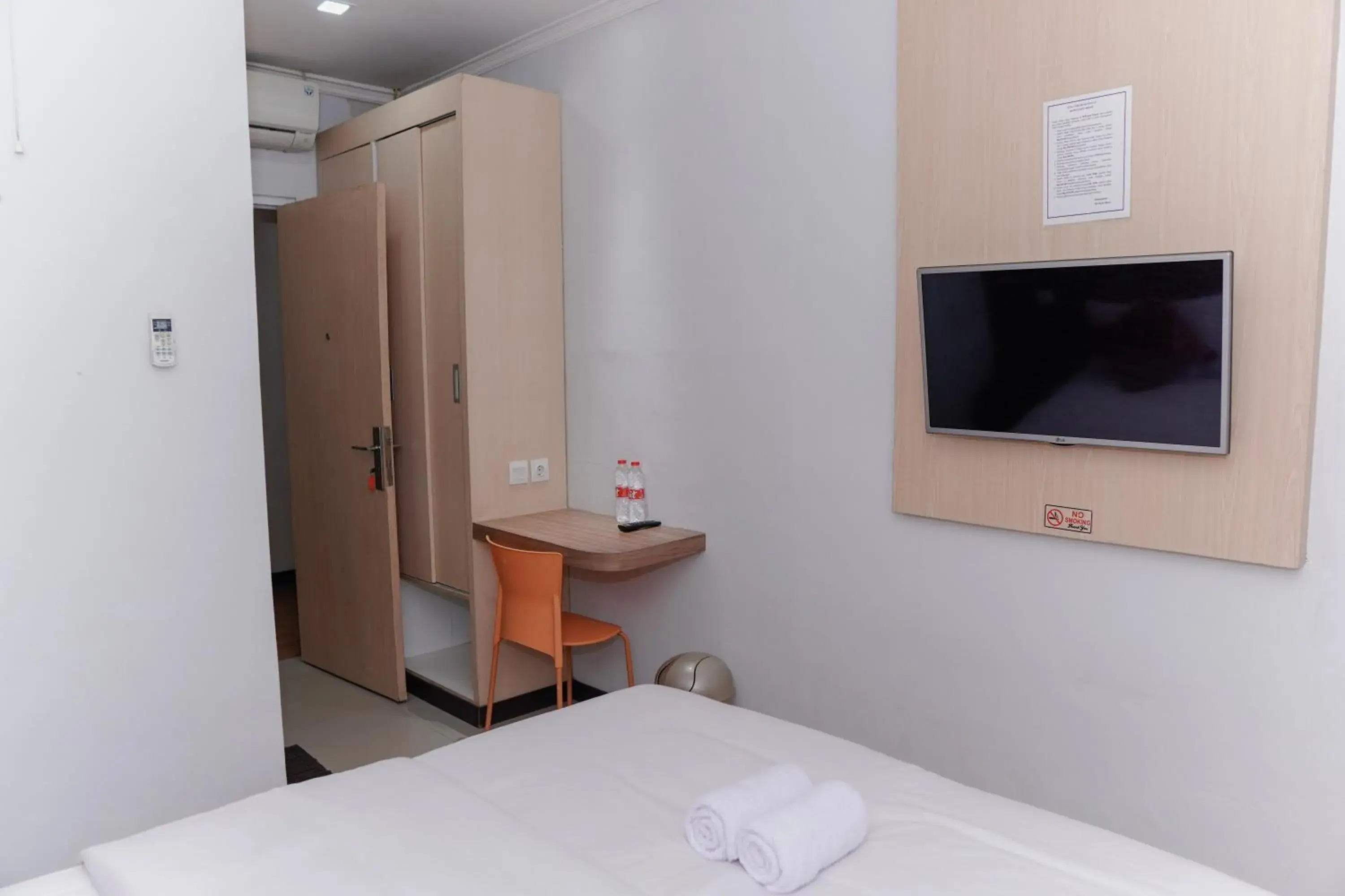 Photo of the whole room in 555 Nangka Guest House Photo of the whole room in 555 Nangka Guest House