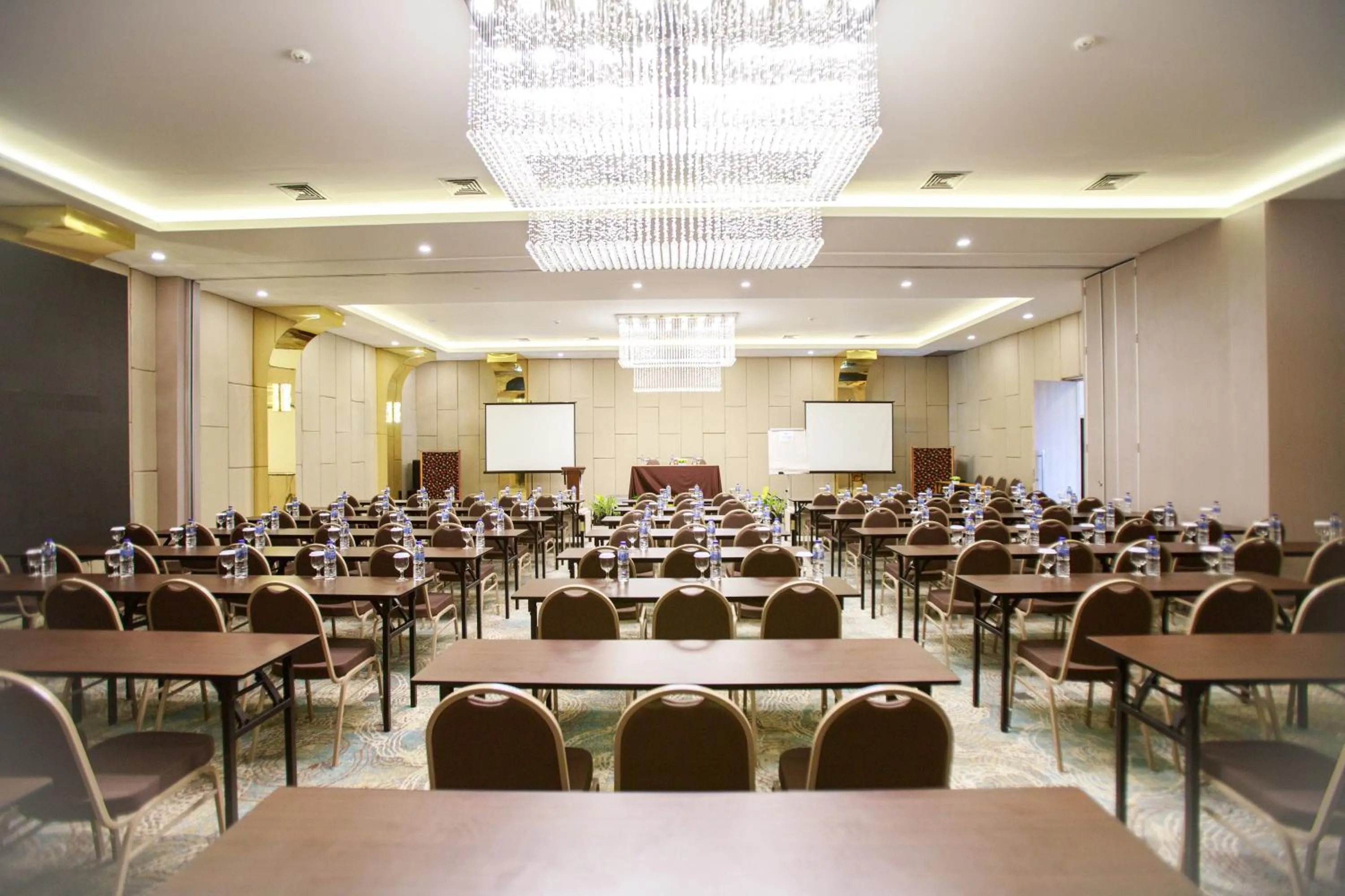 Meeting/conference room in Two K Azana Style Hotel Bengkulu