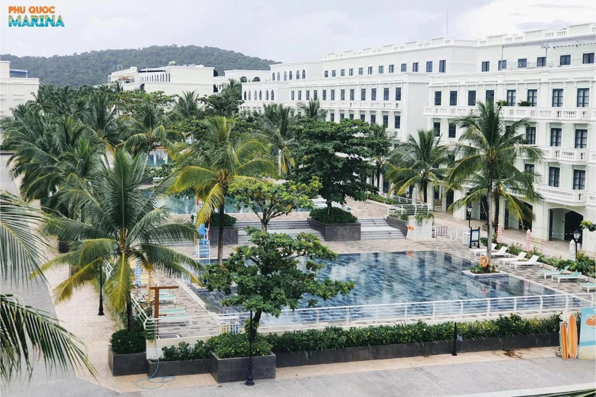 Swimming pool in Su Casa Phu Quoc Long Beach