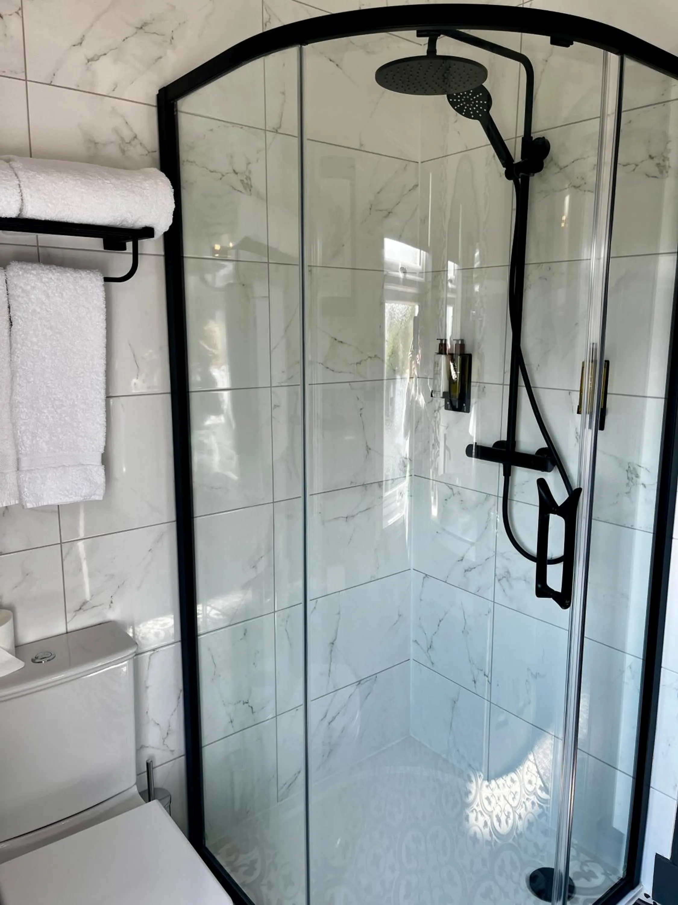 Bathroom in Abbotsford Hotel