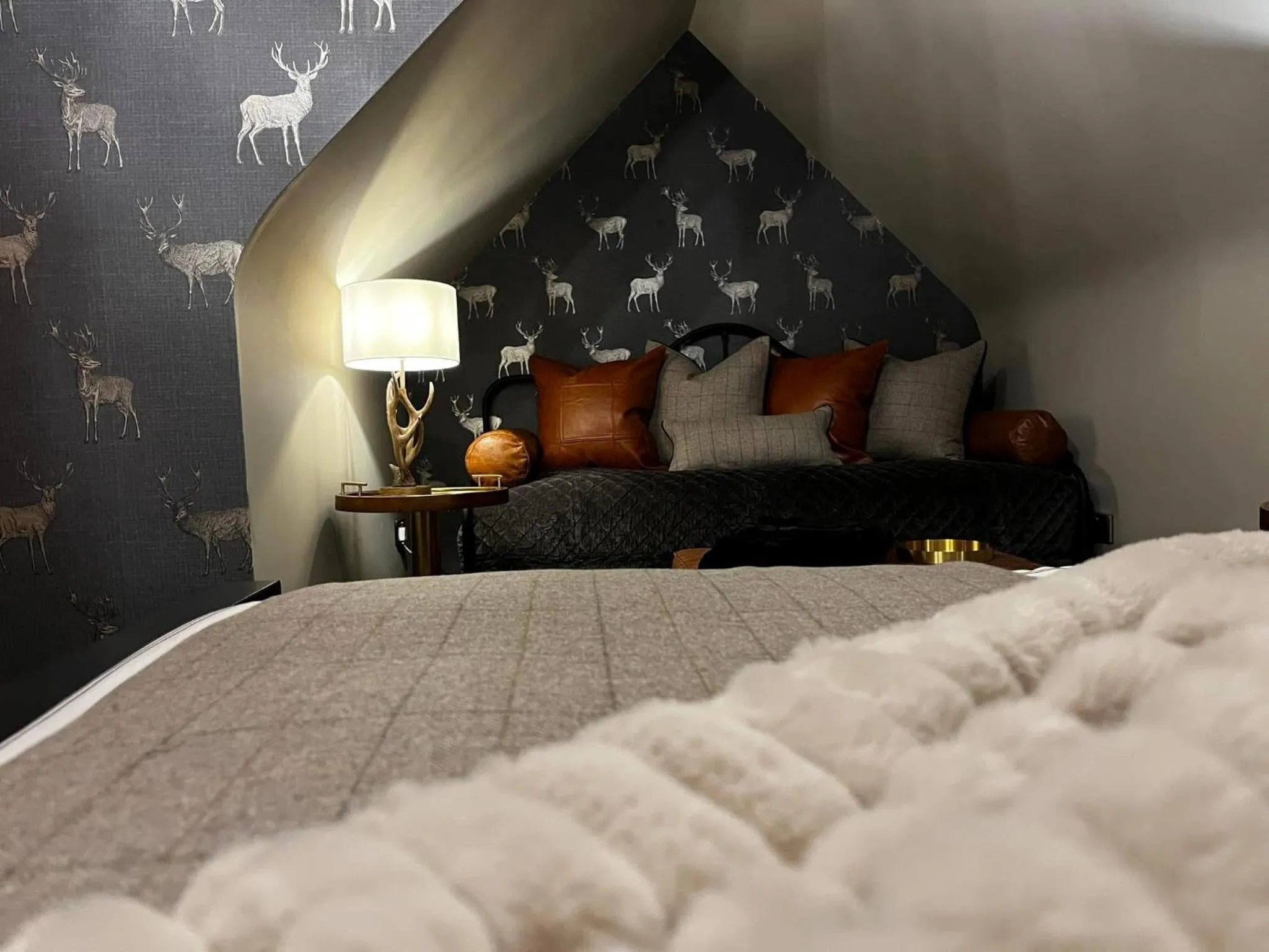 Bedroom, Bed in Abbotsford Hotel