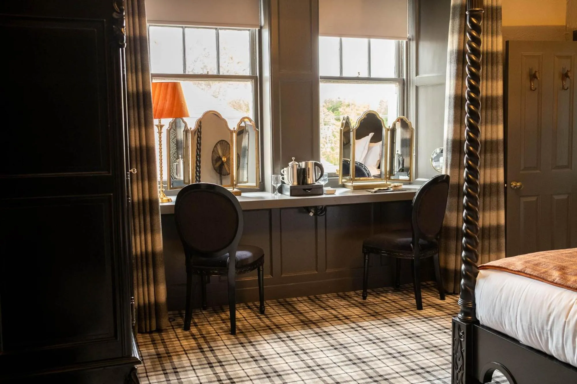 Bedroom, Bed in Abbotsford Hotel