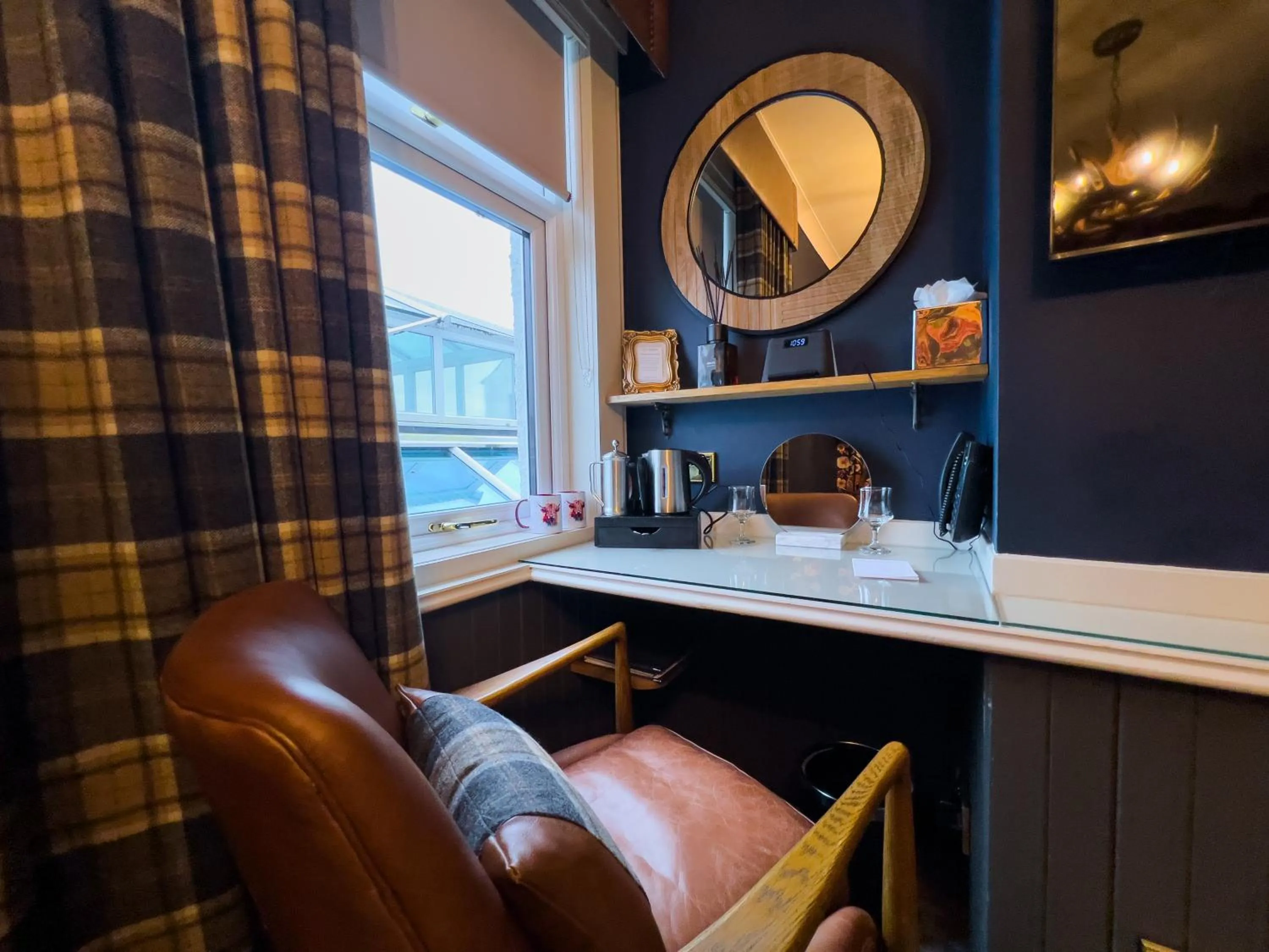 Bedroom in Abbotsford Hotel